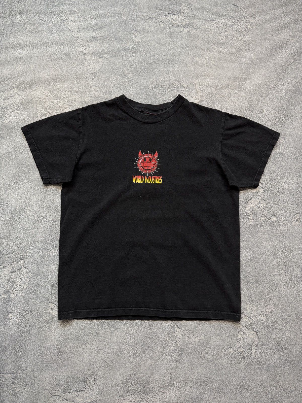Vintage Vintage Retro Rare World Industries Tee Size US S / EU 44-46 / 1 - 2 Thumbnail