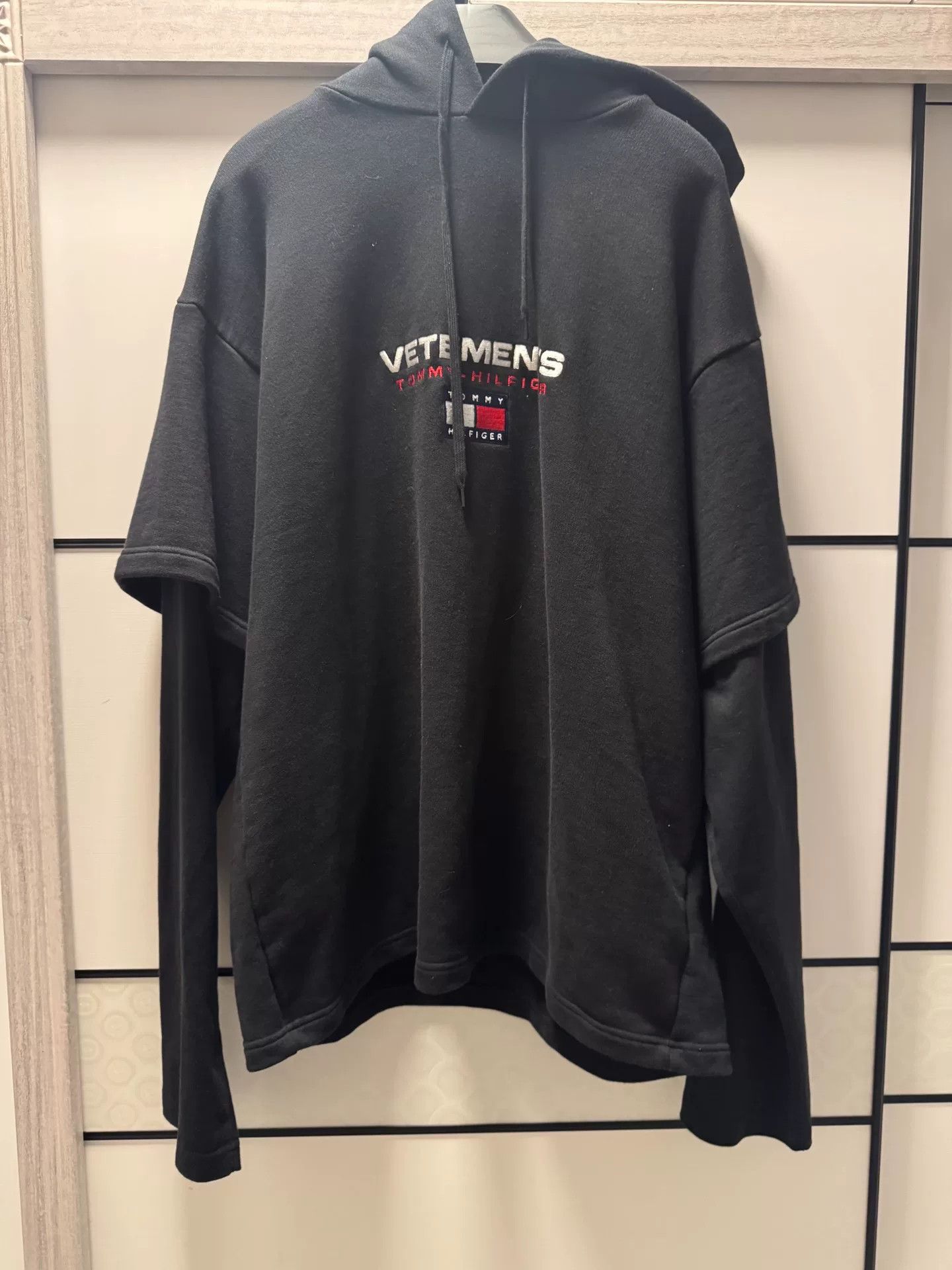 Vetements Vetements Embroidered Hoodie XS Men Size US XS / EU 42 / 0 - 1 Thumbnail