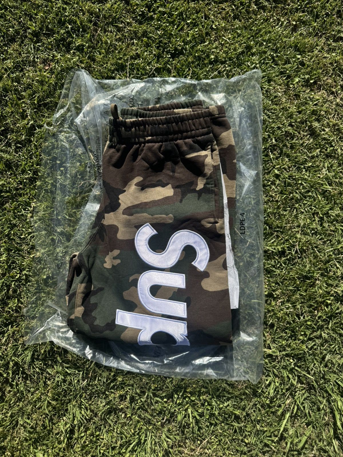 Supreme Supreme Satin Appliqué Sweatpants Woodland Camo Size US 34 / EU 50 - 1 Thumbnail