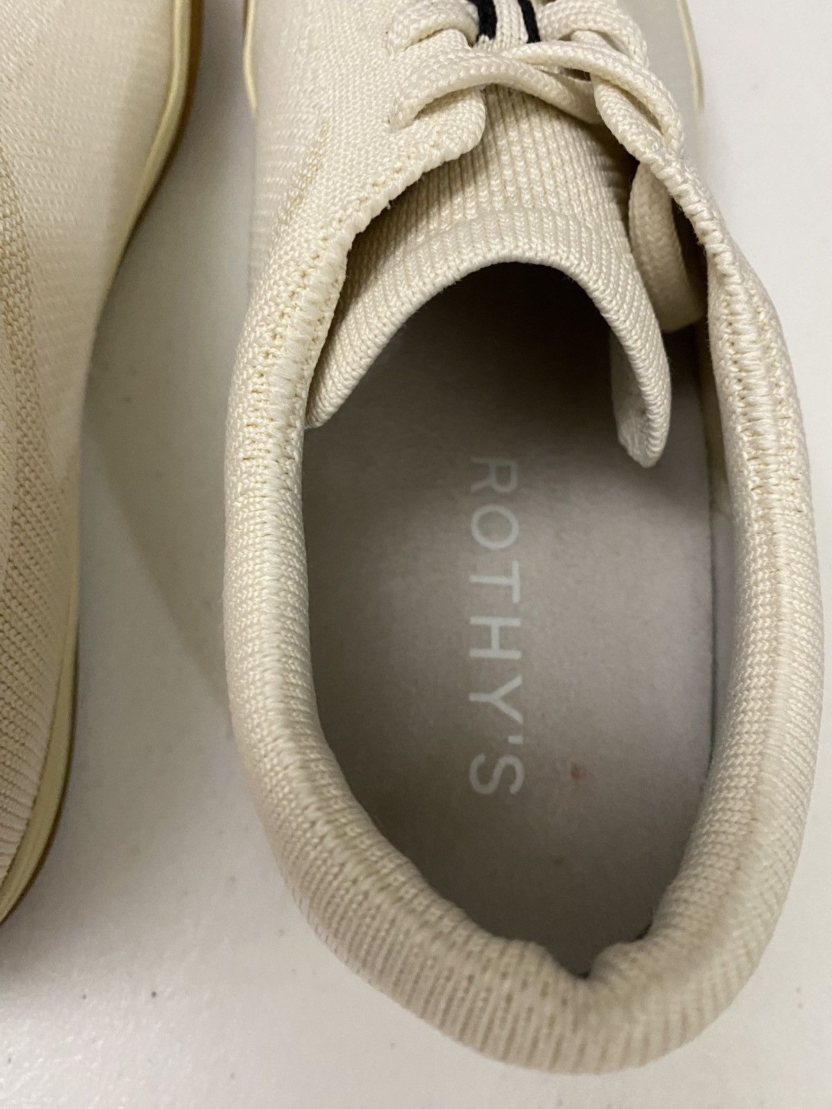 Rothy's Rothy's The Lace Up Sneakers Women's 9 US Blond Knit 9 US Size US 9 / IT 39 - 16 Thumbnail
