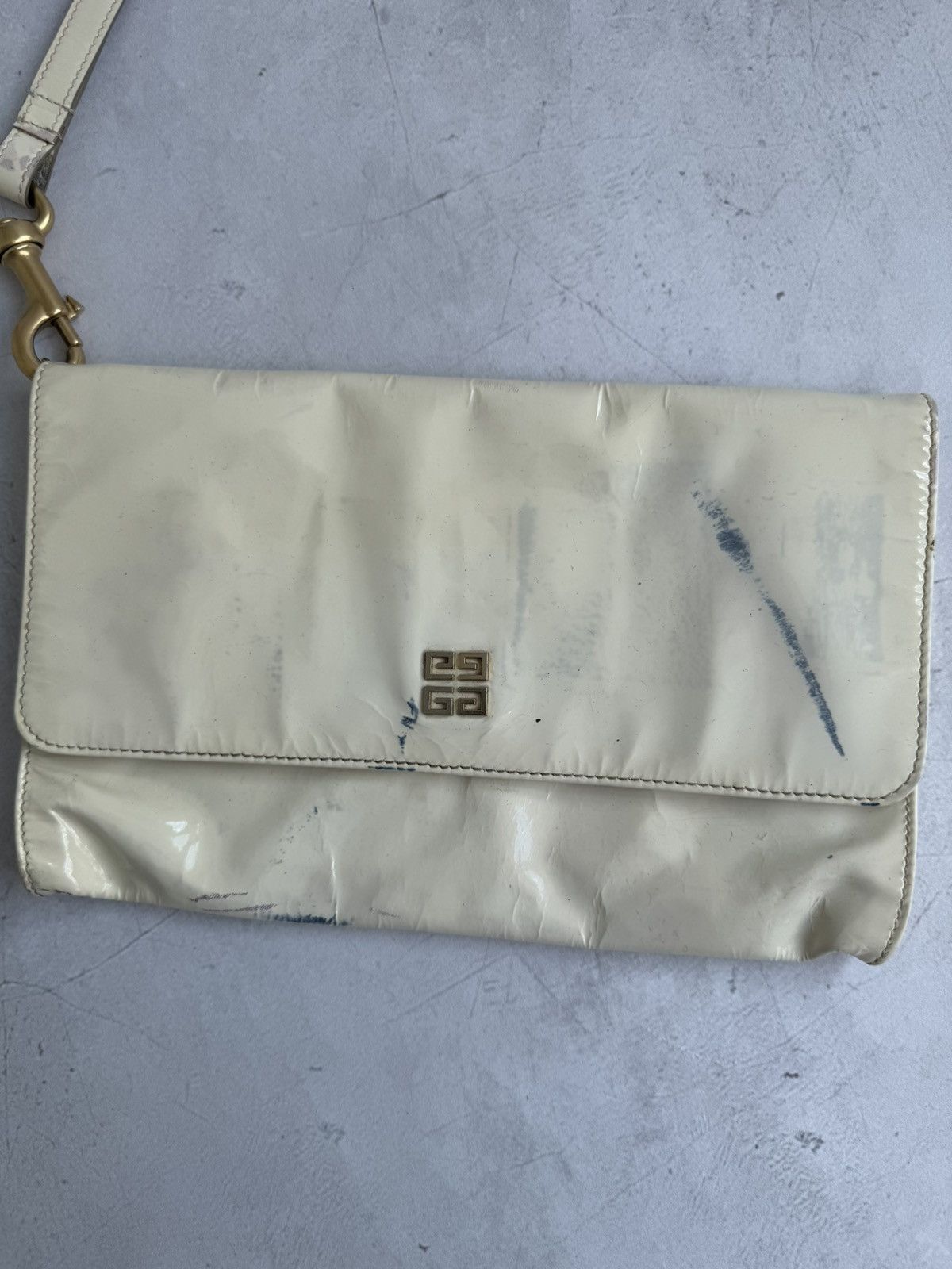 Givenchy Vintage Givenchy Clutch Bag Cream Patent Leather Logo Size ONE SIZE - 3 Thumbnail