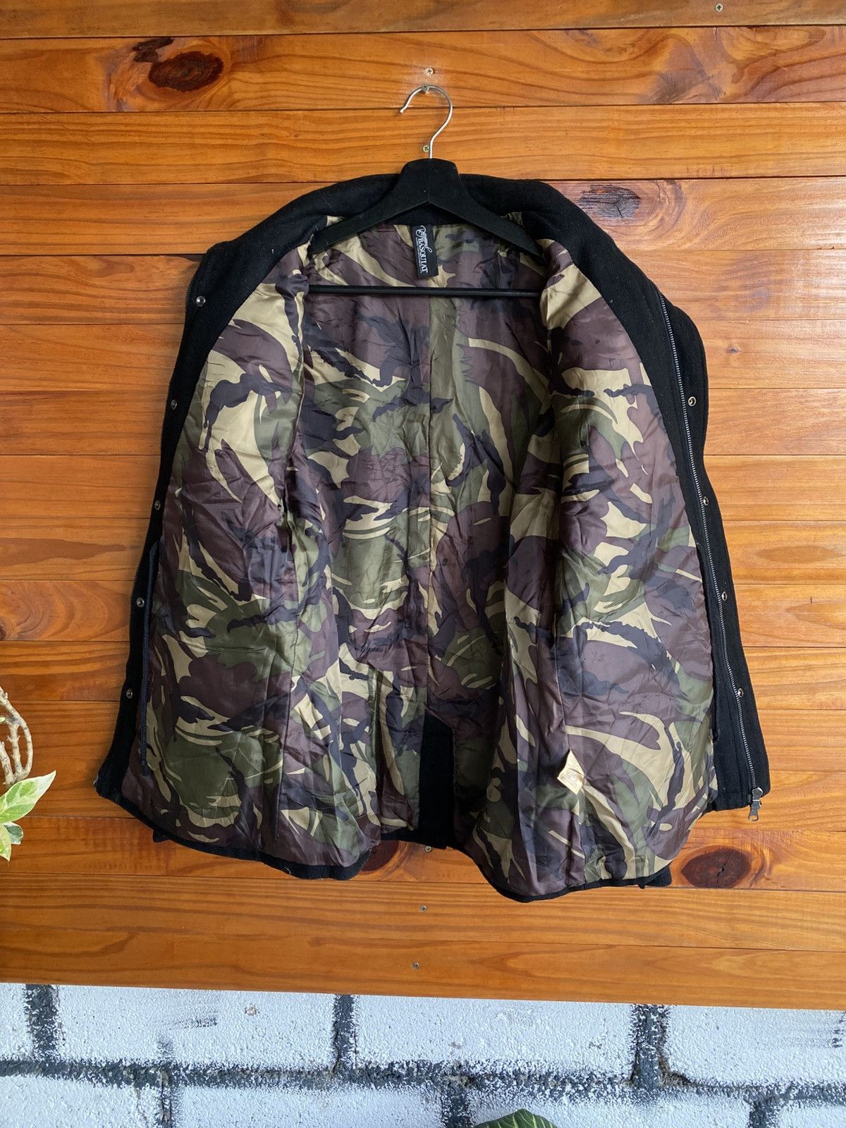 Japanese Brand Vintage Military-Style Black Wool Jacket with Camo Lining Size US M / EU 48-50 / 2 - 15 Thumbnail