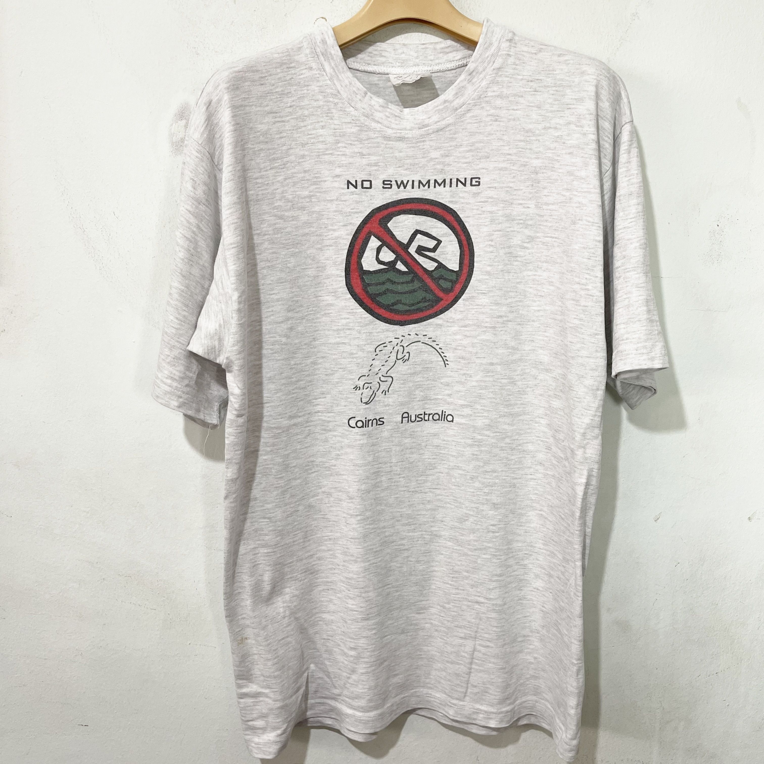 Vintage Vintage No Swimming Sign Australia Crocodile Shirt Size US M / EU 48-50 / 2 - 1 Thumbnail