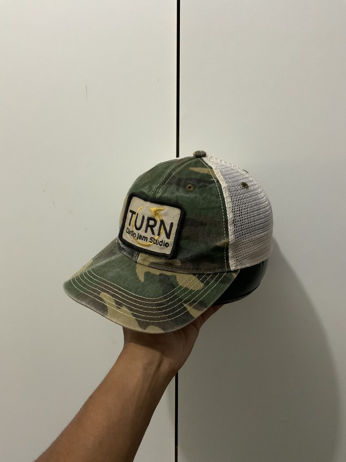 Vintage Vintage Turn Cardio Jam Studio Camo Trucker Hat Size ONE SIZE - 1 Thumbnail