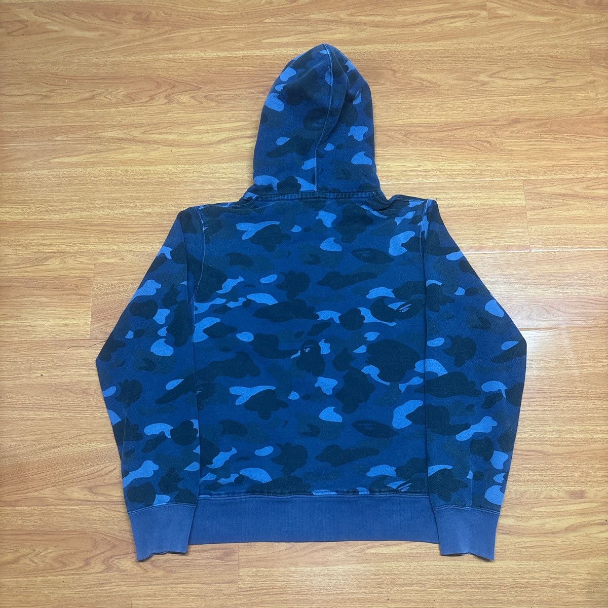 Bape Vintage Y2K Authentic Bape Camo Spellout Jacket Size L Size US L / EU 52-54 / 3 - 2 Thumbnail