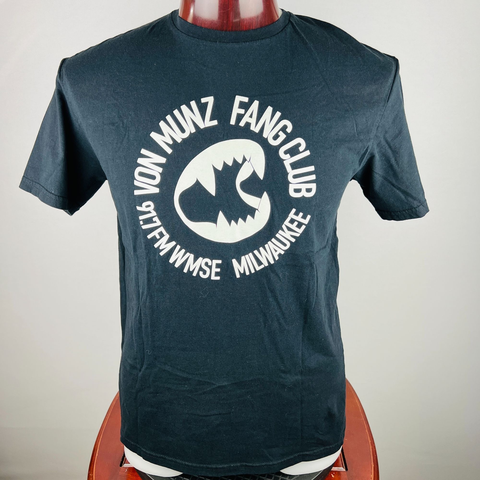 Other WMSE 91.7FM Von Munz Fang Club Milwaukee Large T-Shirt Shirt Size US L / EU 52-54 / 3 - 1 Thumbnail