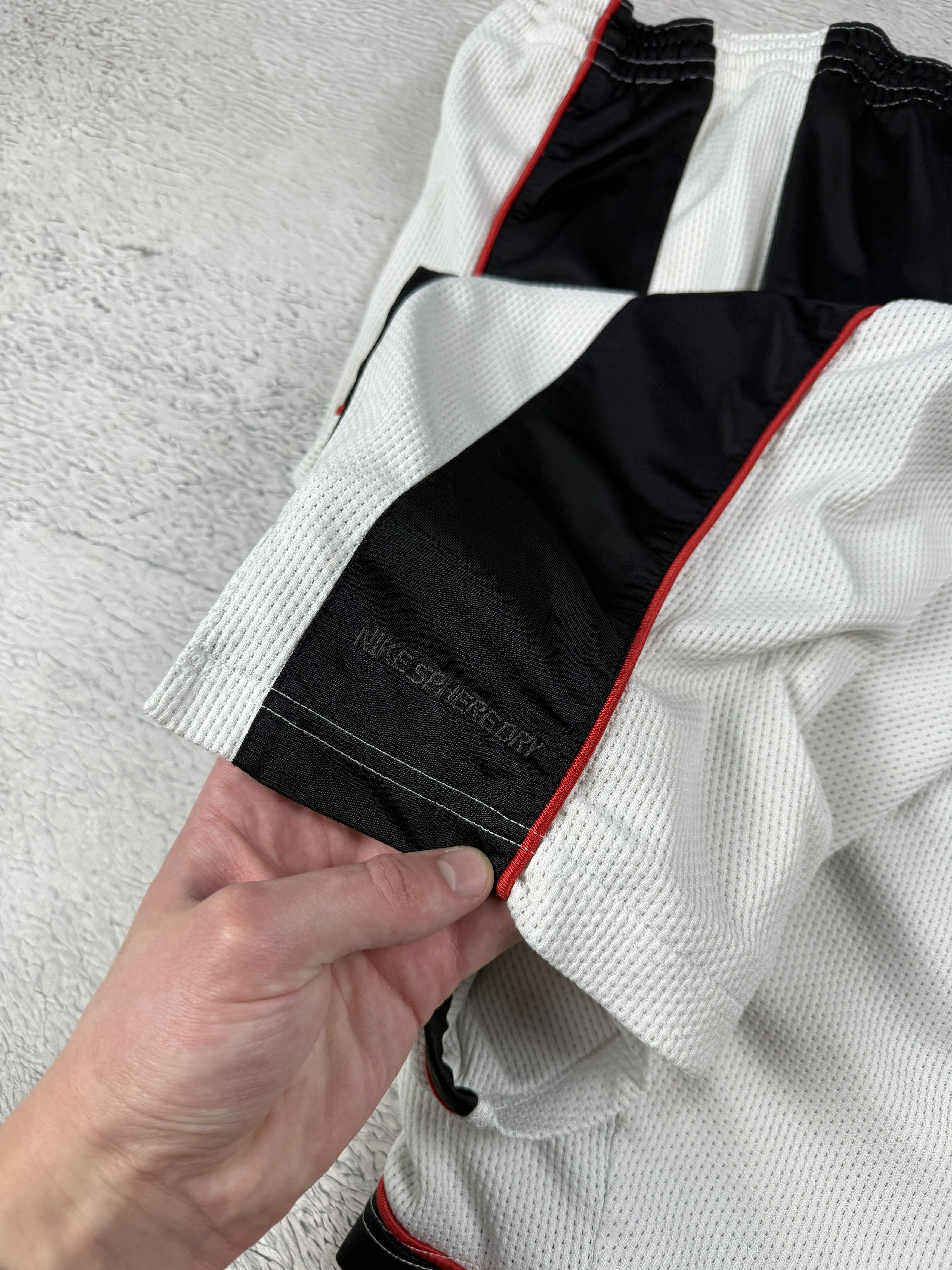 Nike Vintage Nike Basketball Shorts Baggy Streetwear NBA Size US 34 / EU 50 - 4 Thumbnail