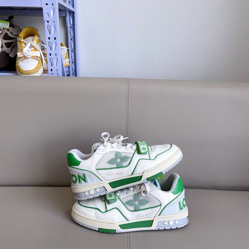 Louis Vuitton Louis Vuitton Classic Trainer White and Green Sneakers 0079 Size US 9.5 / IT 39.5 - 6 Thumbnail
