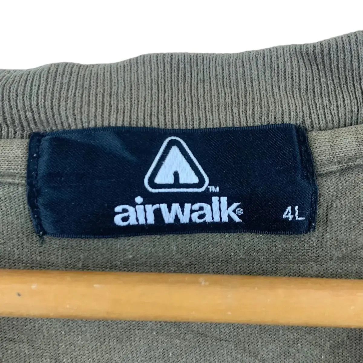 Airwalk Vintage AIRWALK SKATEBOARD Japan Store Collection Tee Shirt Size US XXL / EU 58 / 5 - 7 Thumbnail