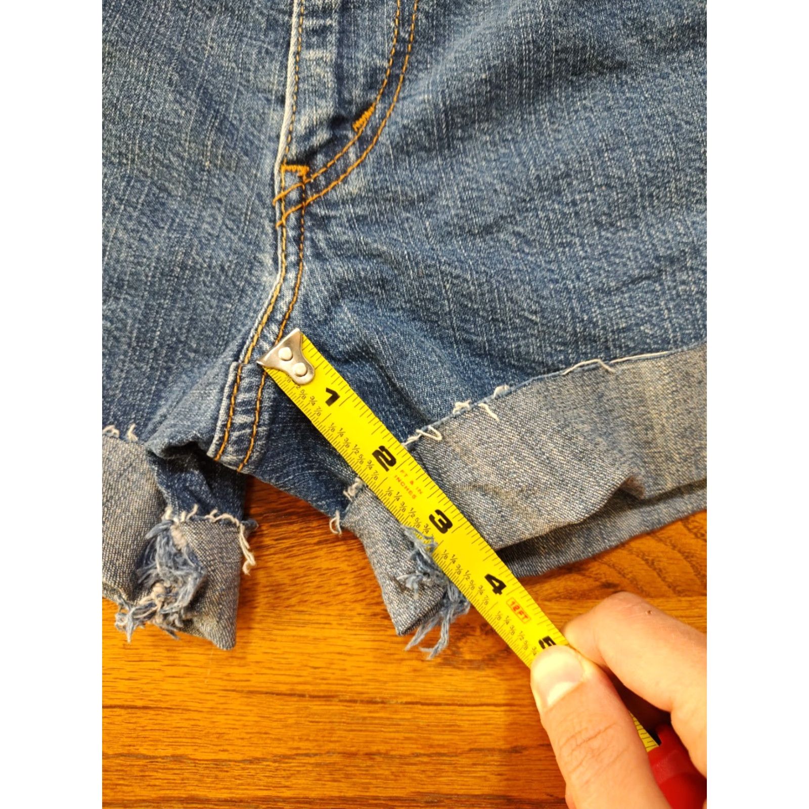 Levi's VTG Levi's 550 Denim Cut Off Shorts Womens 28 in Blue Relaxed 3.5 in Inseam 6 Fashion 90s USA Classic Jeans Size 28" / US 6 / IT 42 - 6 Thumbnail