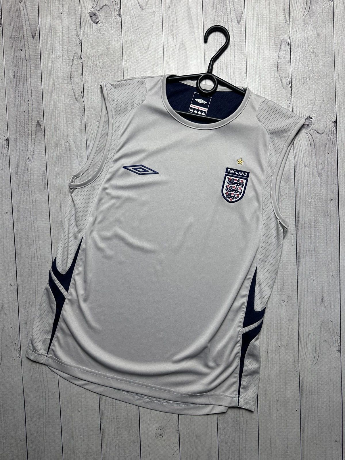 Vintage Umbro England soccer jersey size M logo