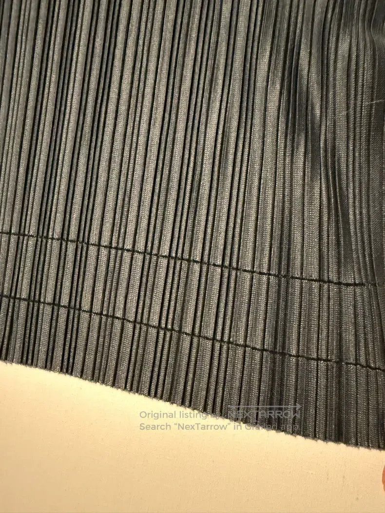 Issey Miyake Issey Miyake size:one size Charcoal Black Pleated Short Sl Size XXS / US 00 / IT 34 - 3 Thumbnail