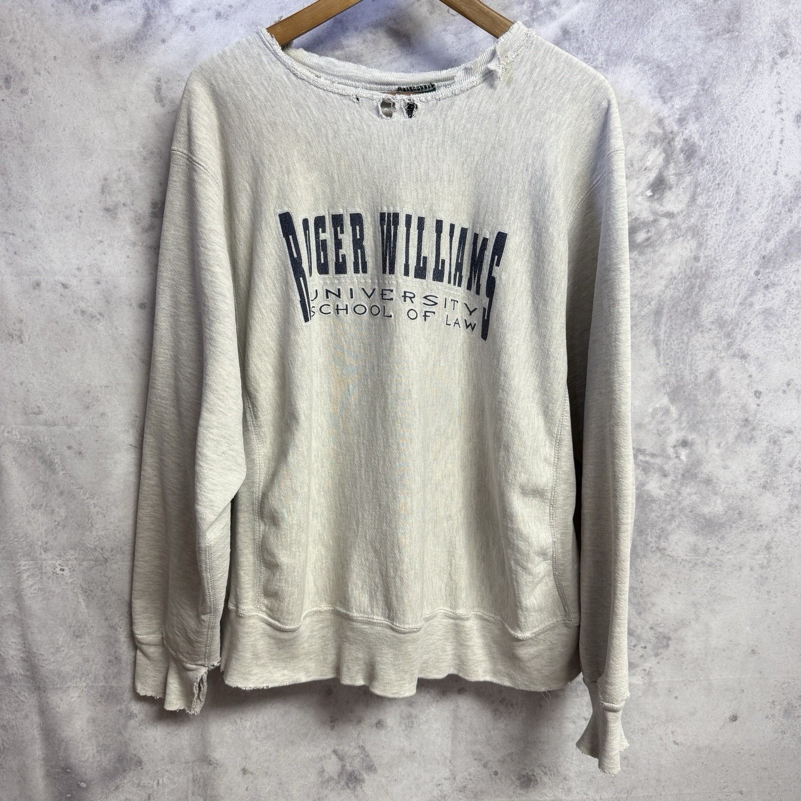 Vintage Vintage 90s Roger Williams University Law School Sweatshirt Size US XL / EU 56 / 4 - 1 Thumbnail