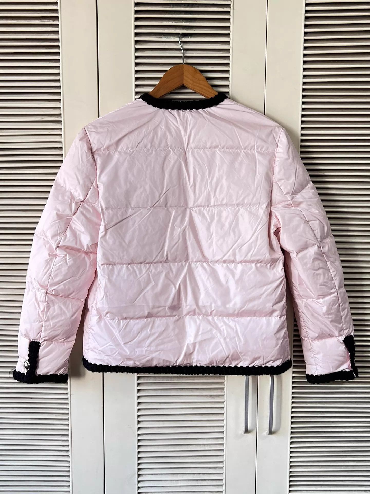 Miu Miu MIU MIU pink down jacket 38 classic V-neck black lace trim Size XS / US 0-2 / IT 36-38 - 2 Thumbnail