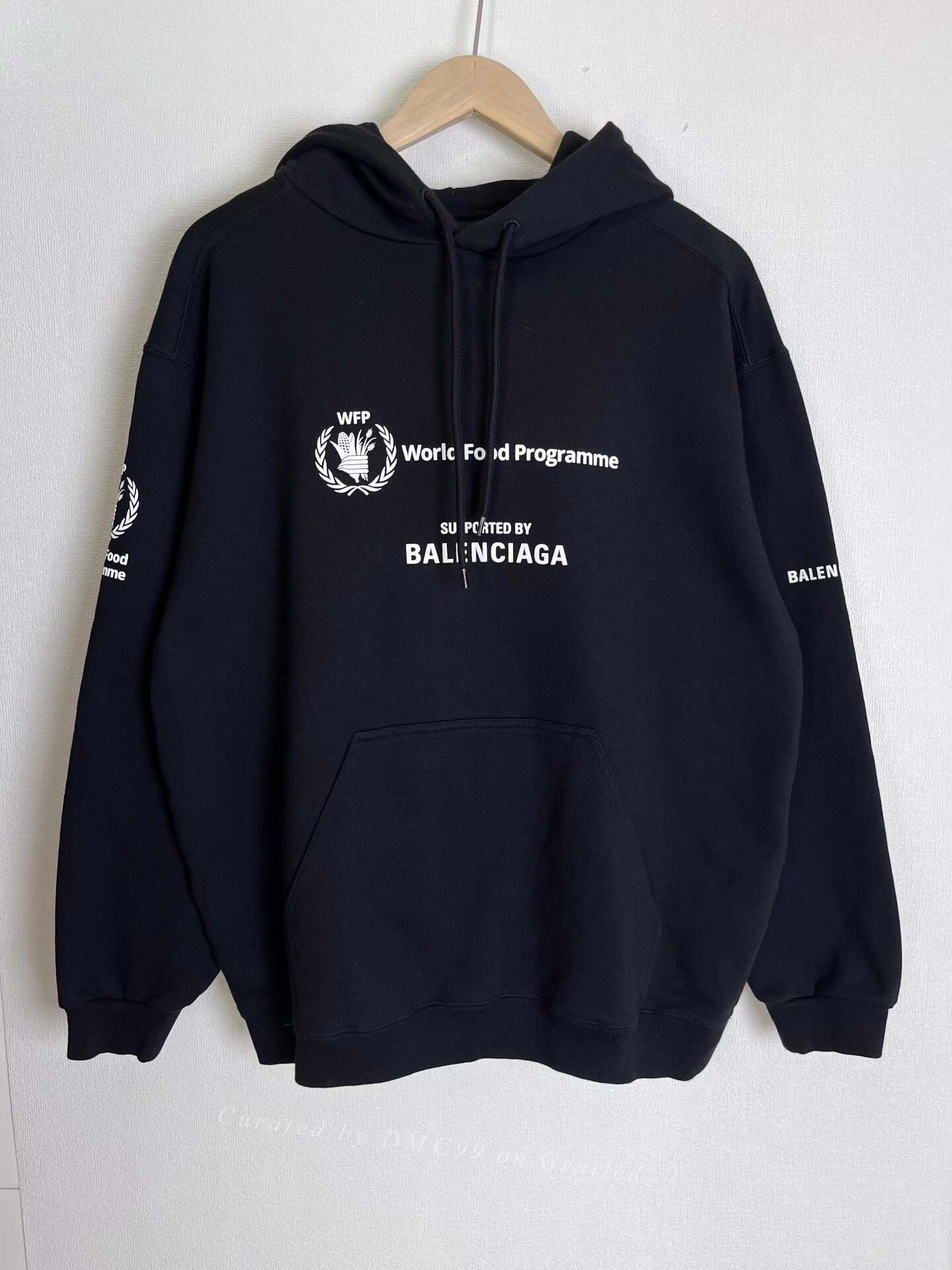 Balenciaga Balenciaga x WFP FW22 Logo Sweatshirt Size US S / EU 44-46 / 1 - 1 Thumbnail
