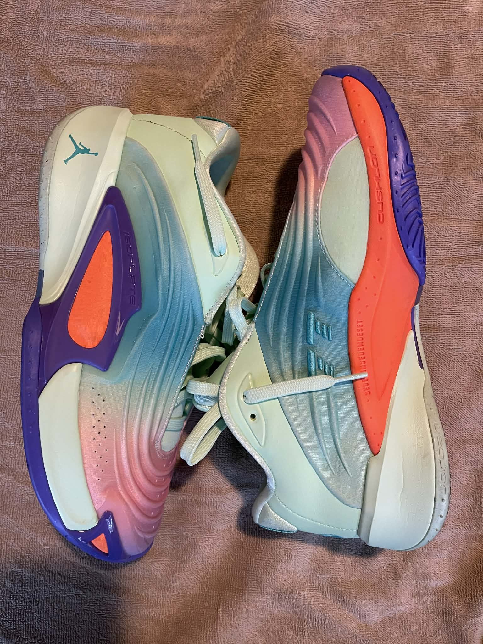 Jordan Brand Jordan Luka 3 "Blurred Vision" Size US 10.5 / EU 43-44 - 2 Thumbnail