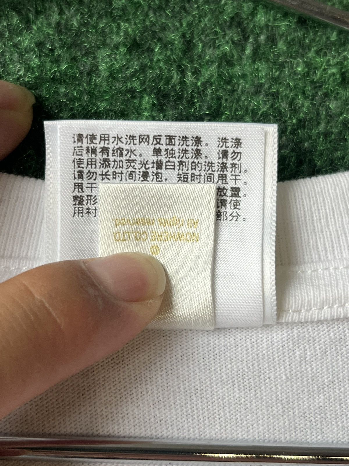Bape BRAND NEW BAPE ASNKA KANJI GRAFFITI LOGO TEE WHITE/RED LARGE Size US L / EU 52-54 / 3 - 9 Thumbnail