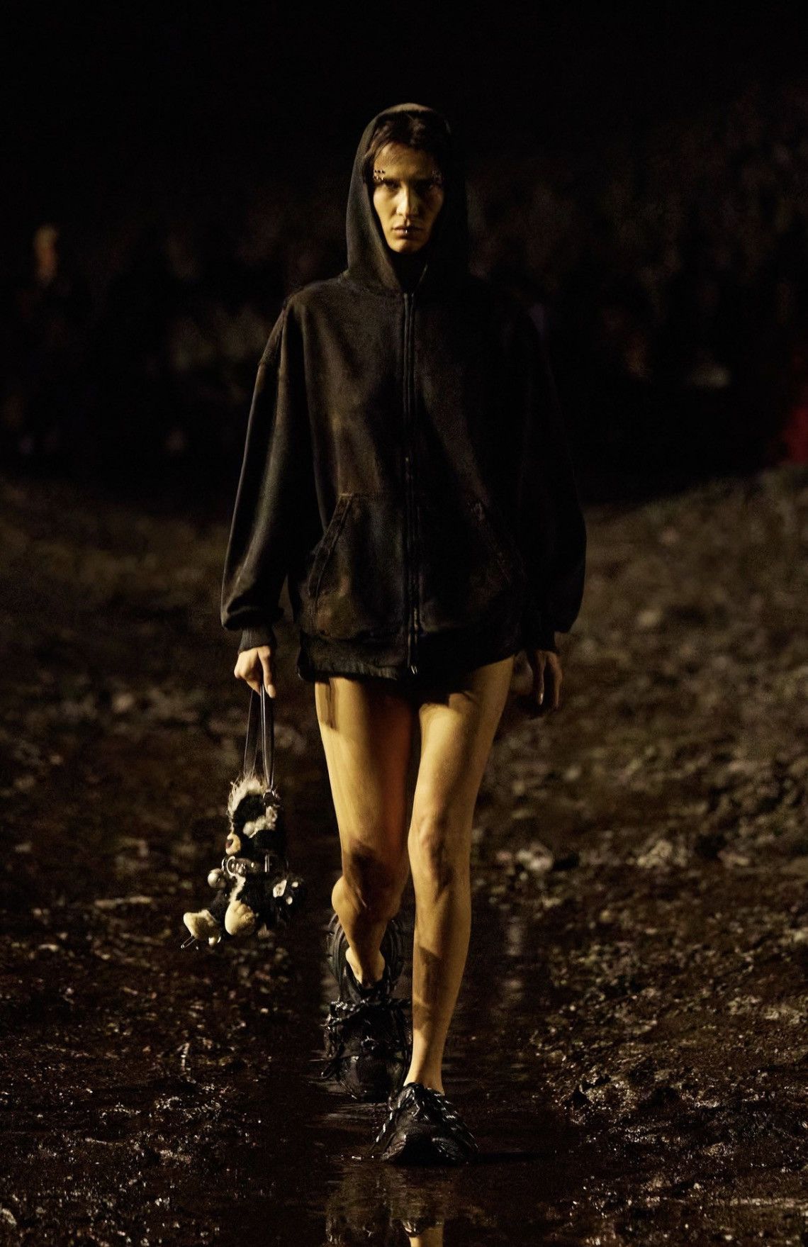 Balenciaga *RARE* BALENCIAGA DEMNA MUD SHOW RUNWAY DYED HOODIE BELLA Size US M / EU 48-50 / 2 - 2 Thumbnail