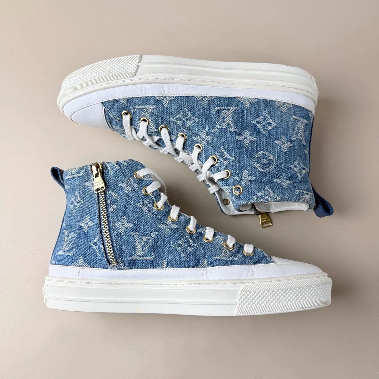 Louis Vuitton Louis Vuitton white/blue monogram sneakers EU 36 95 new Size US 5 / IT 35 - 6 Thumbnail