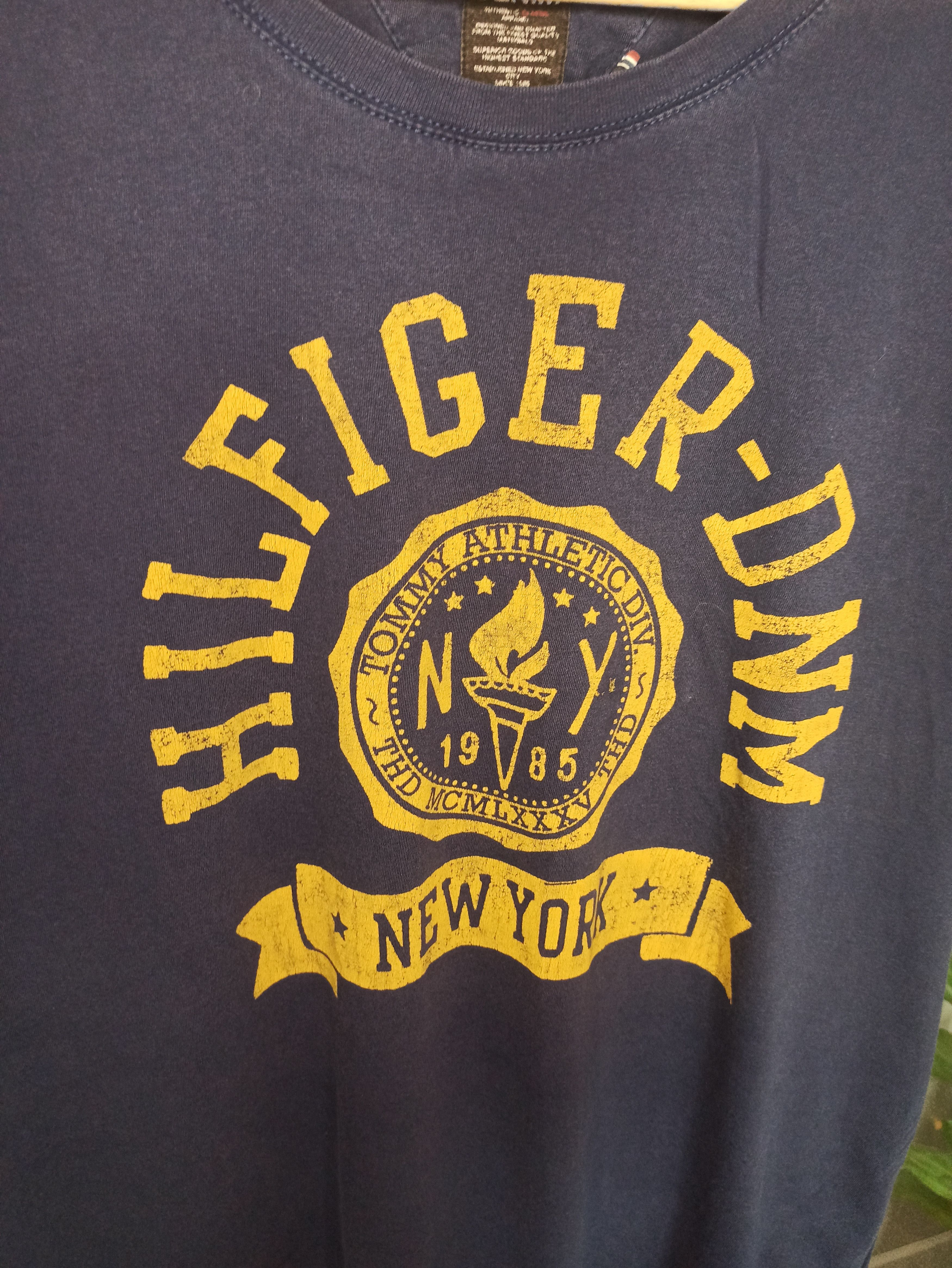 Tommy Hilfiger Navy blue T-shirt Tommy Hilfiger size L Size US L / EU 52-54 / 3 - 3 Thumbnail