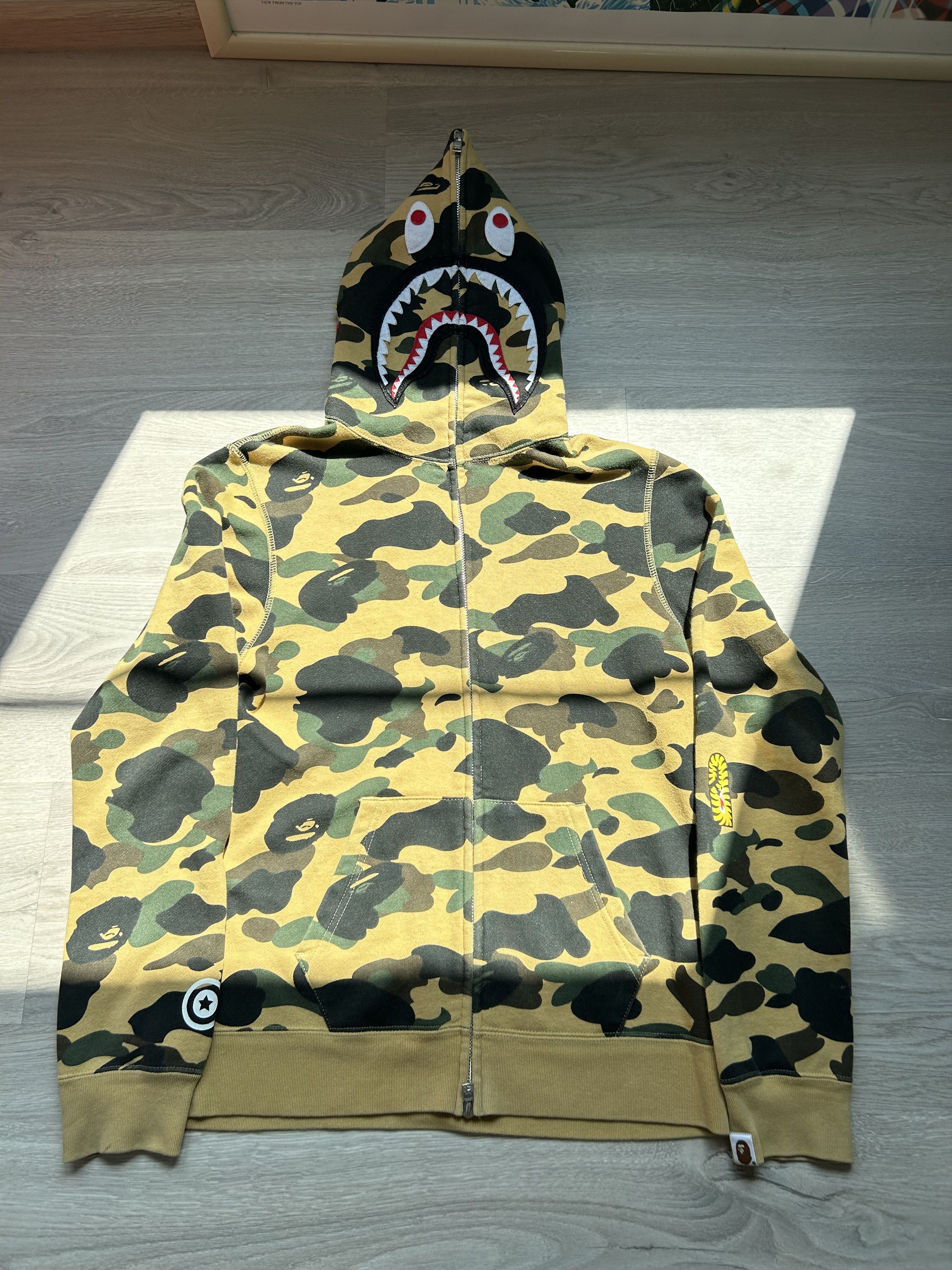 Bape Bape 1st Camo Shark Full Zip Hoodie [Size S] Size US S / EU 44-46 / 1 - 1 Thumbnail