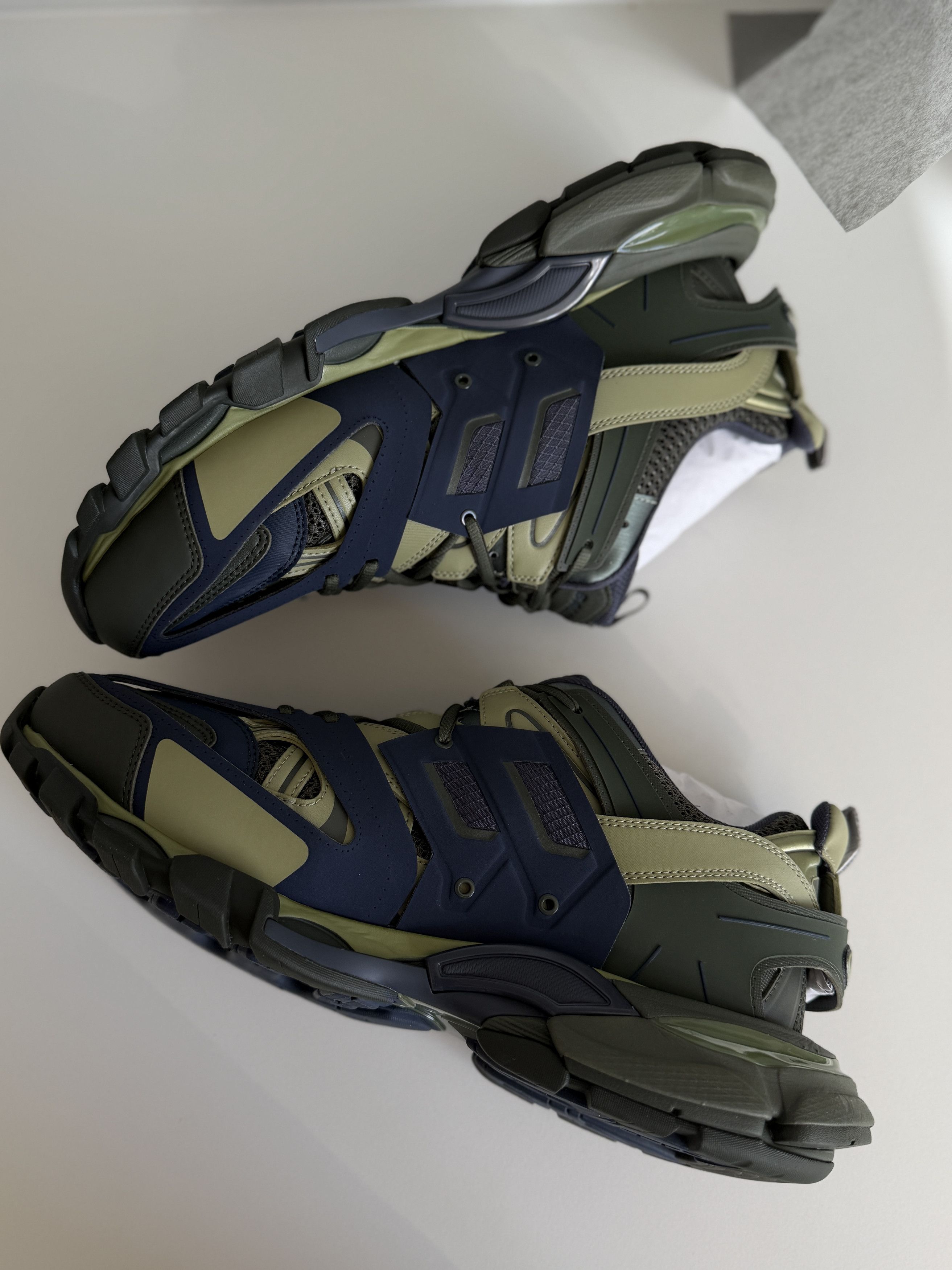 Balenciaga Balenciaga Track Size US 12 / EU 45 - 11 Thumbnail