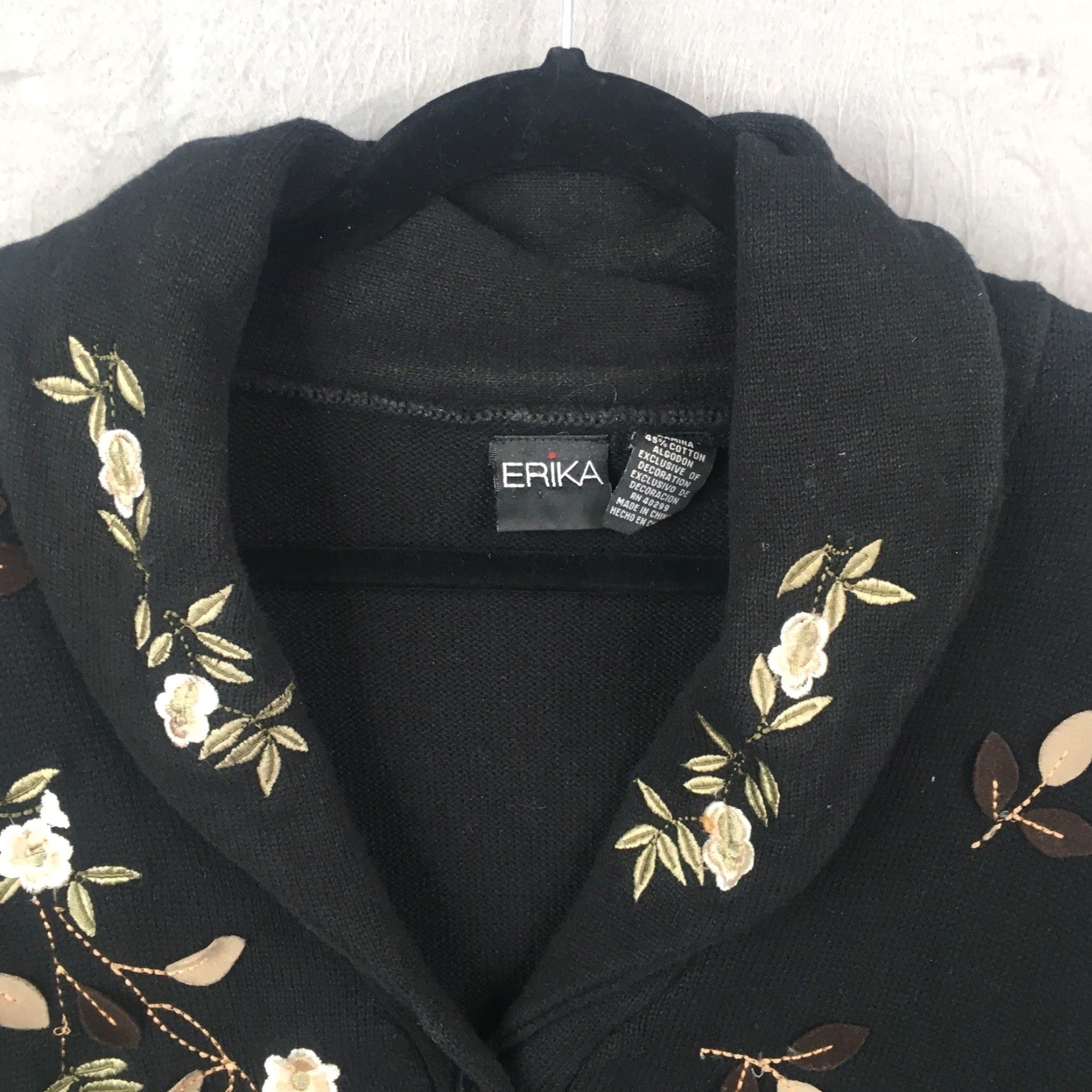 Vintage ERIKA Sweater Women L Black Ramie Embroidery Floral Cardigan Boho Long Sleeve Collared Knit Size L / US 10 / IT 46 - 7 Thumbnail