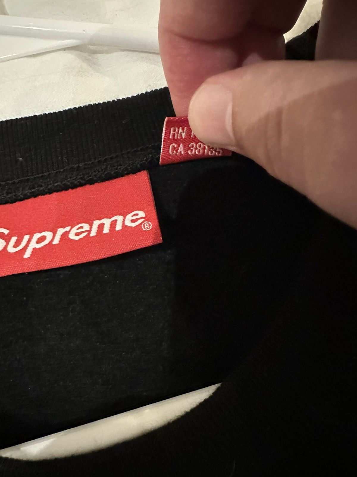 Supreme Supreme bogo new without tags Size US L / EU 52-54 / 3 - 7 Thumbnail