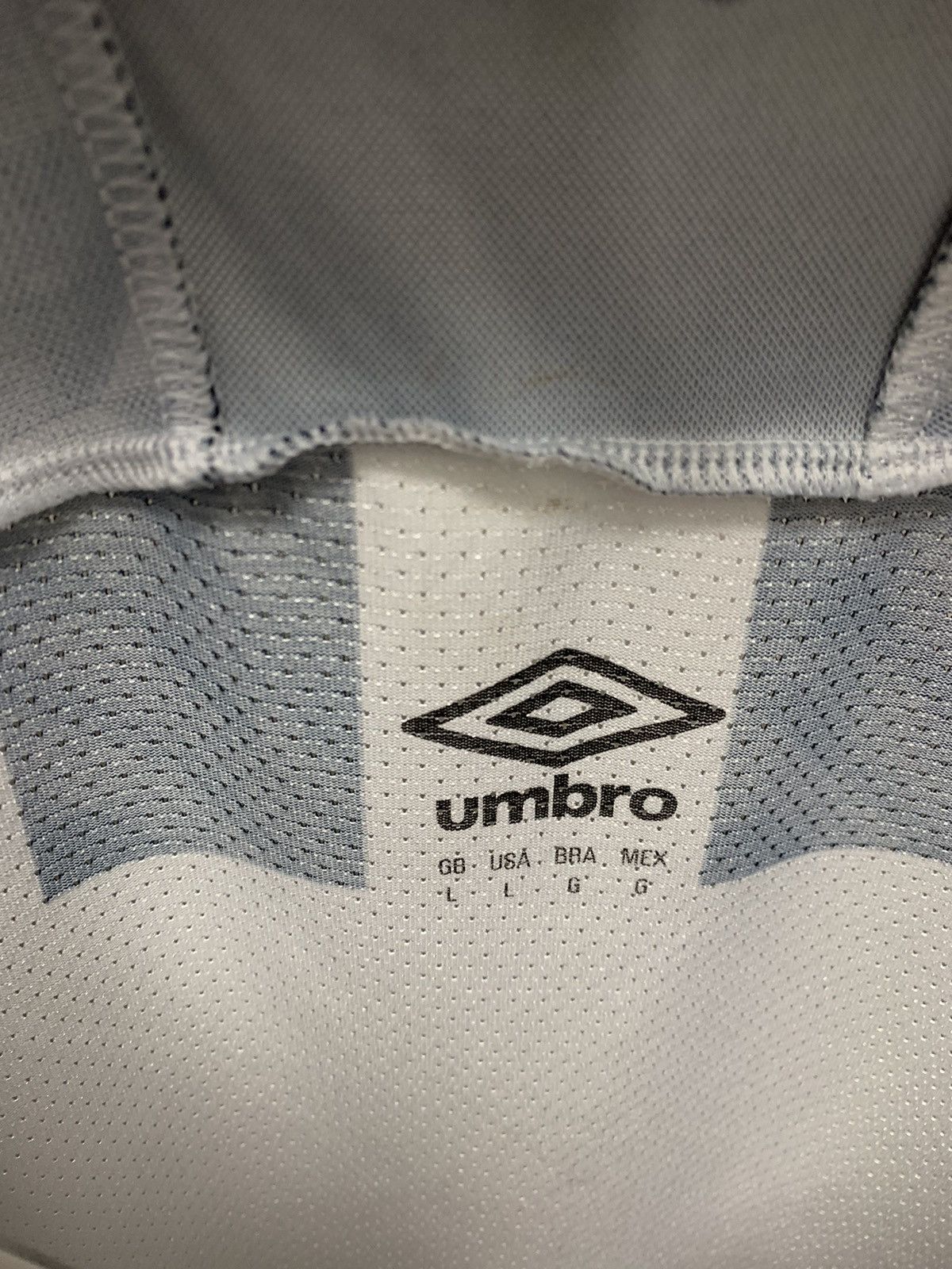 Umbro Santos soccer jersey Brasil Brazil L size umbro Size US L / EU 52-54 / 3 - 5 Thumbnail
