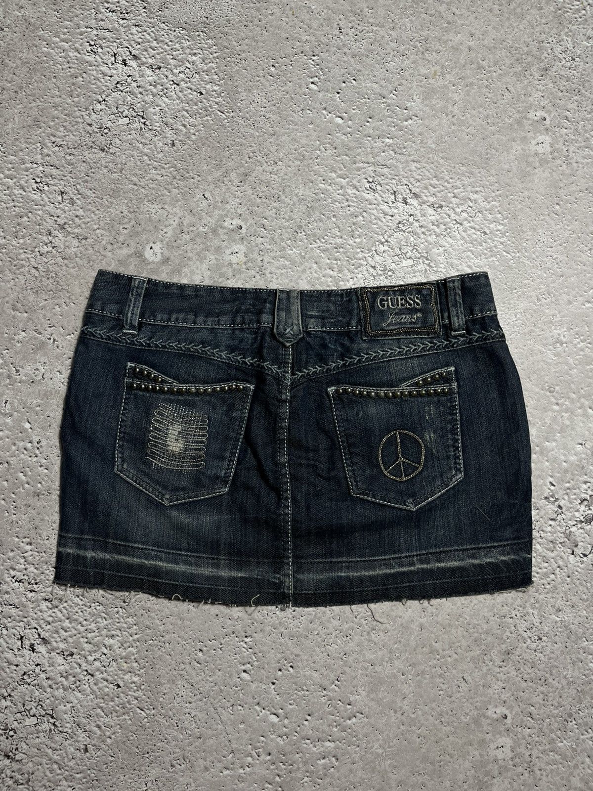 Guess × Vintage Y2K Guess Jeans Peace Patch Mini Denim Skirt Size M Size 30" / US 8 / IT 44 - 1 Thumbnail