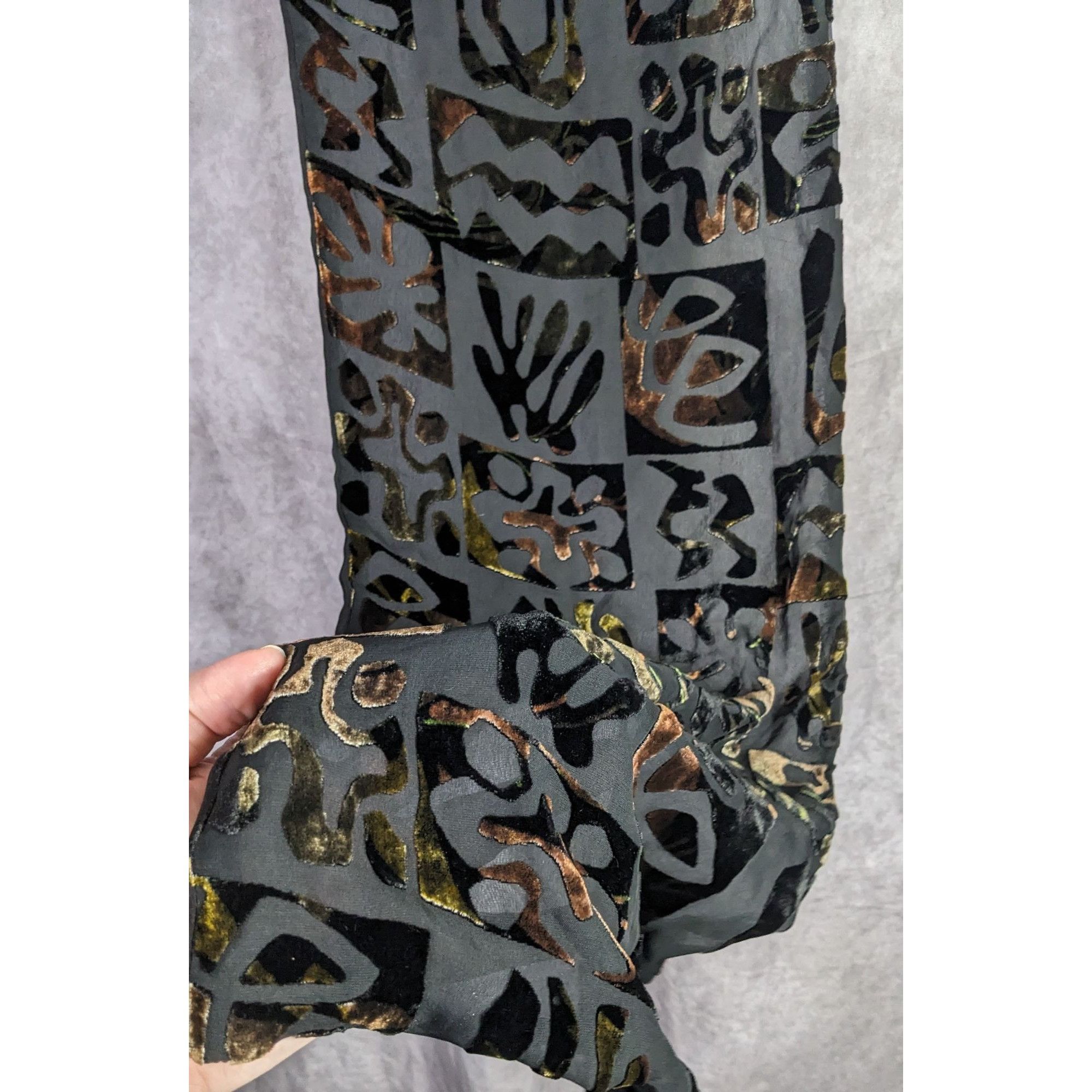 Other Vintage Burnt Velvet Floral Scarf Hawaiian-Inspired Black & Size ONE SIZE - 10 Thumbnail