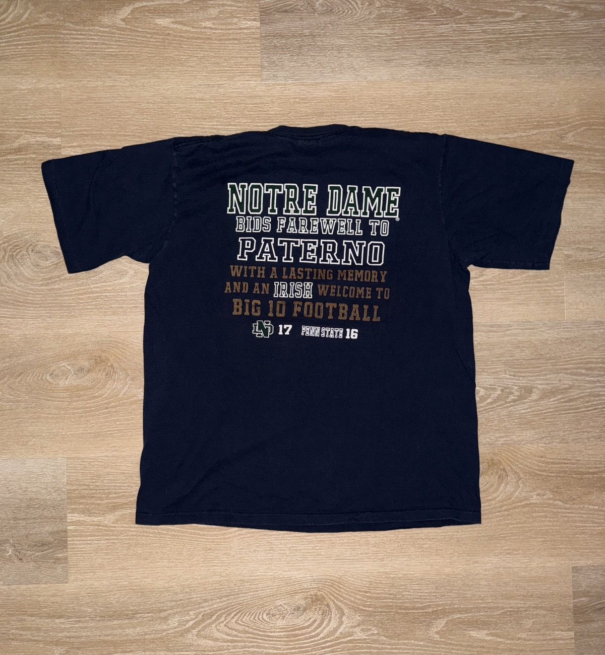 Jansport Vintage 1992 Notre Dame vs Penn State Snow Bowl T-Shirt Size US XXL / EU 58 / 5 - 2 Thumbnail