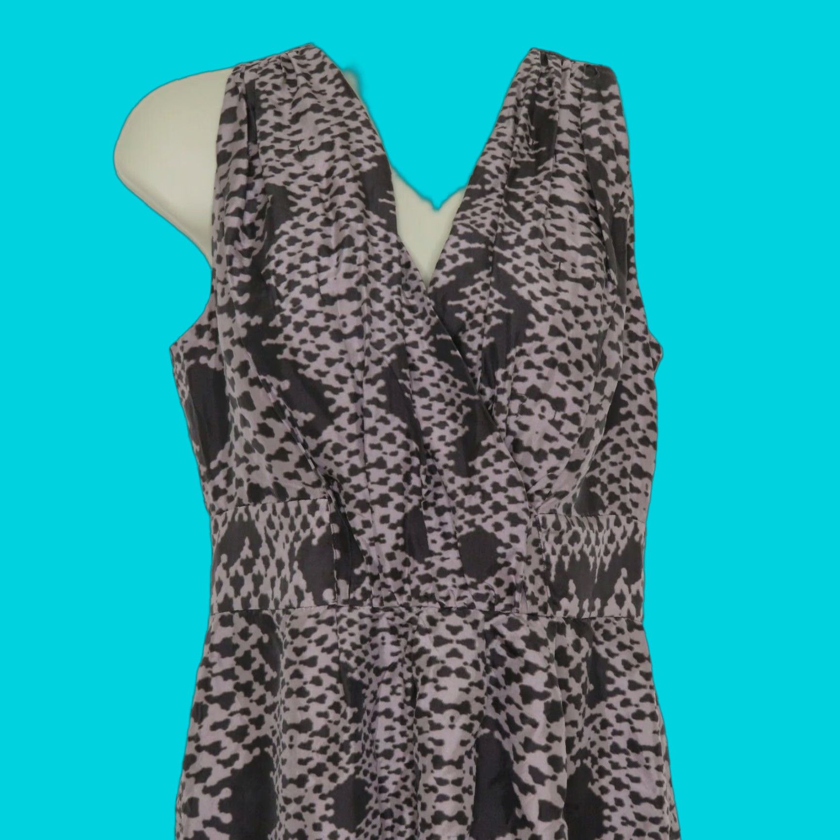 Banana Republic Banana Republic Womens 4 Snakeskin Snake Print Silk Pleated V Neck Sheath Dress Size S / US 4 / IT 40 - 1 Thumbnail