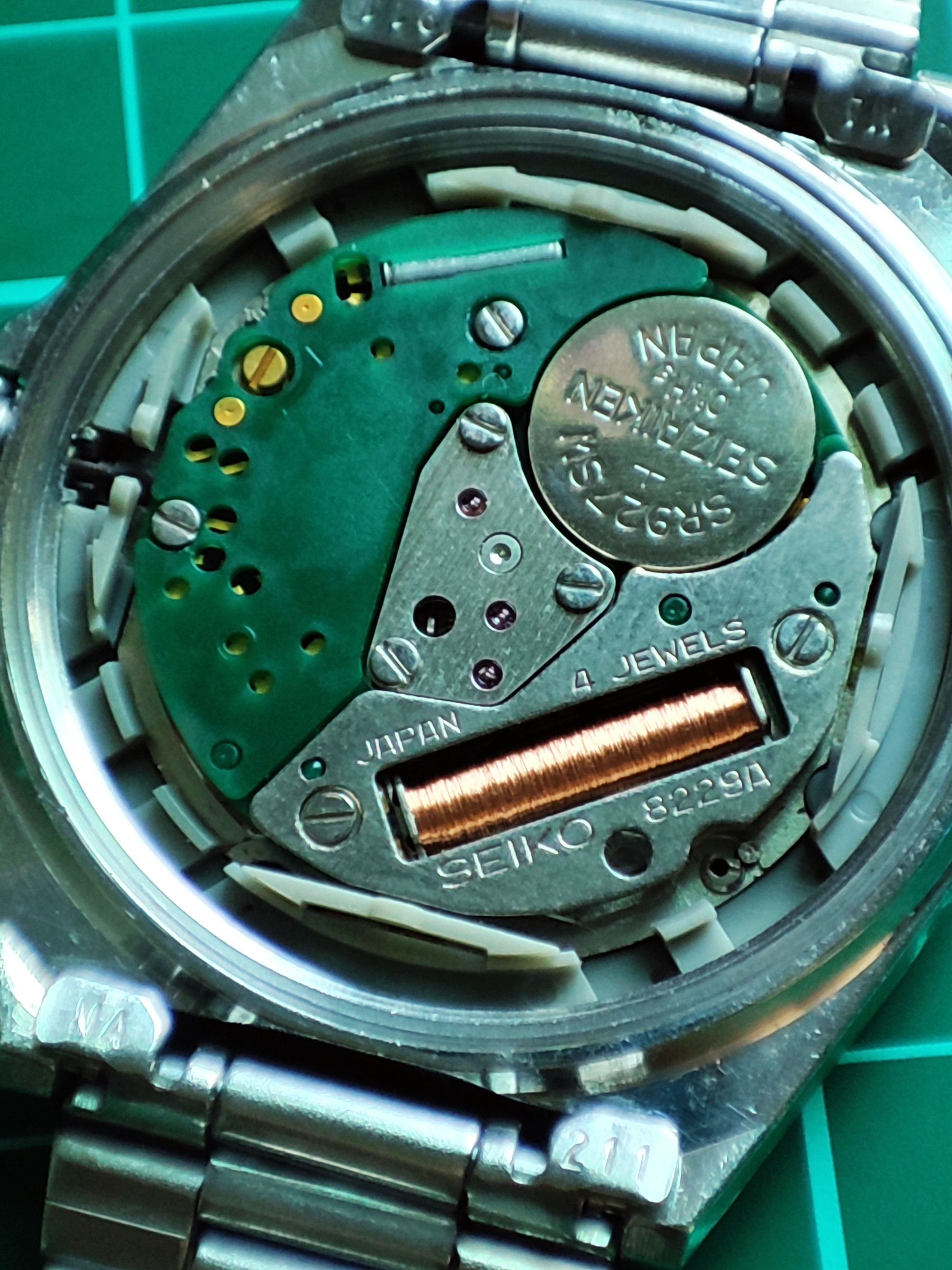 Seiko Rare Authentic Vintage Seiko Quartz SilverWave 8229-8000 Size ONE SIZE - 14 Thumbnail