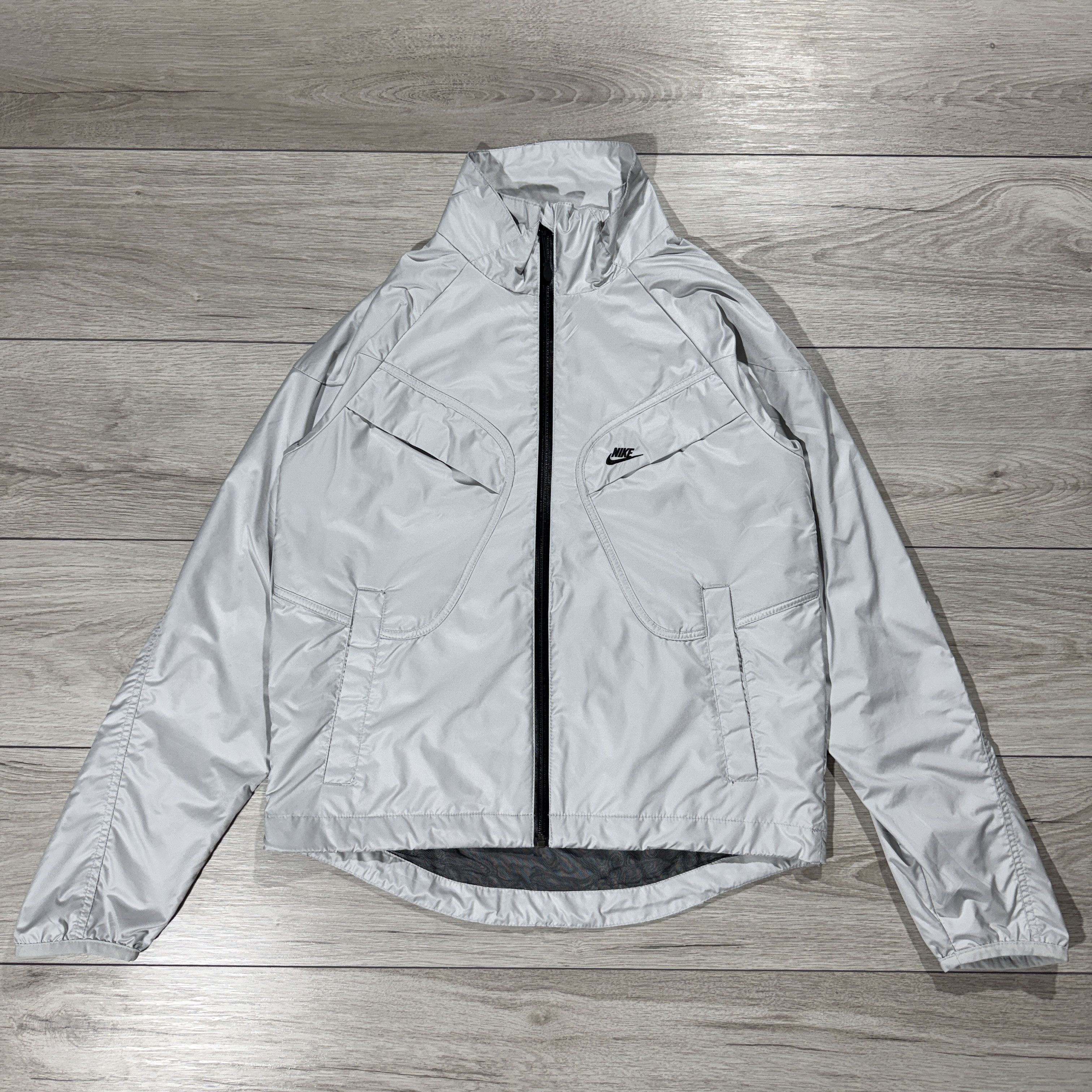 Nike Vintage Nike Technical Lightweight Windbreaker Jacket Size S Size S / US 4 / IT 40 - 1 Thumbnail