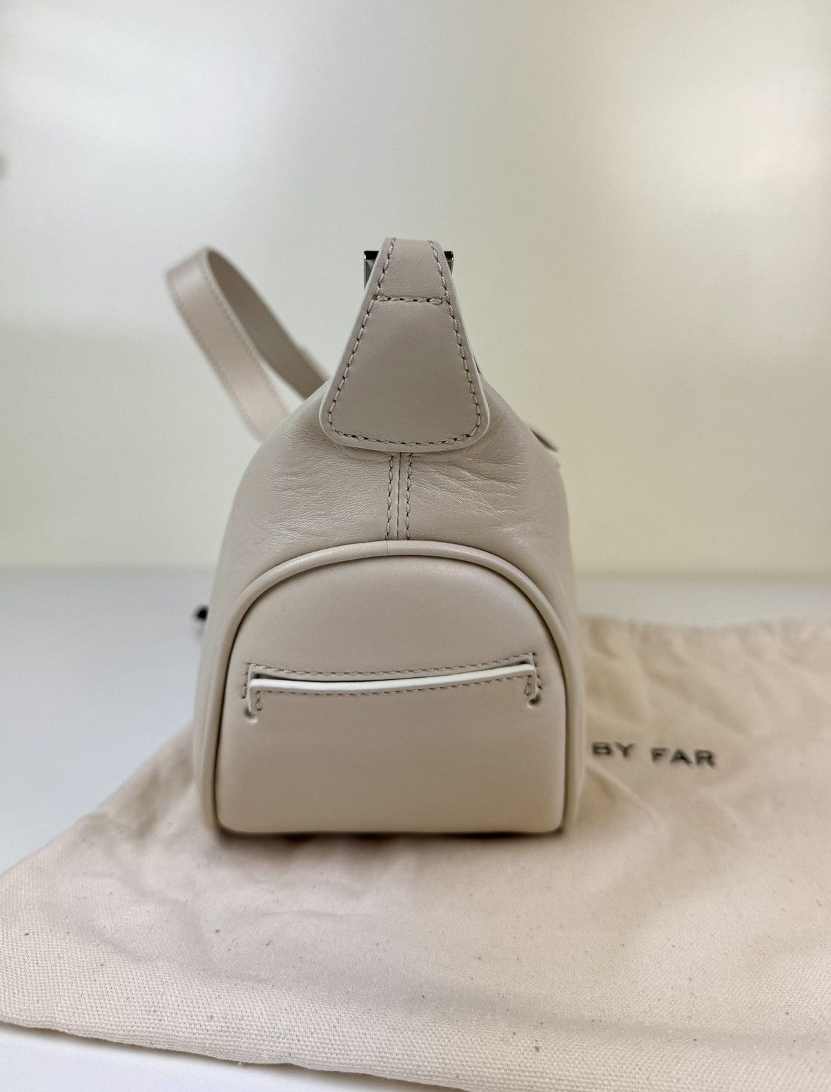 By Far By Far Amy Leather Beige Nude Shoulders Bum Waist Bag Ivory Size ONE SIZE - 6 Thumbnail