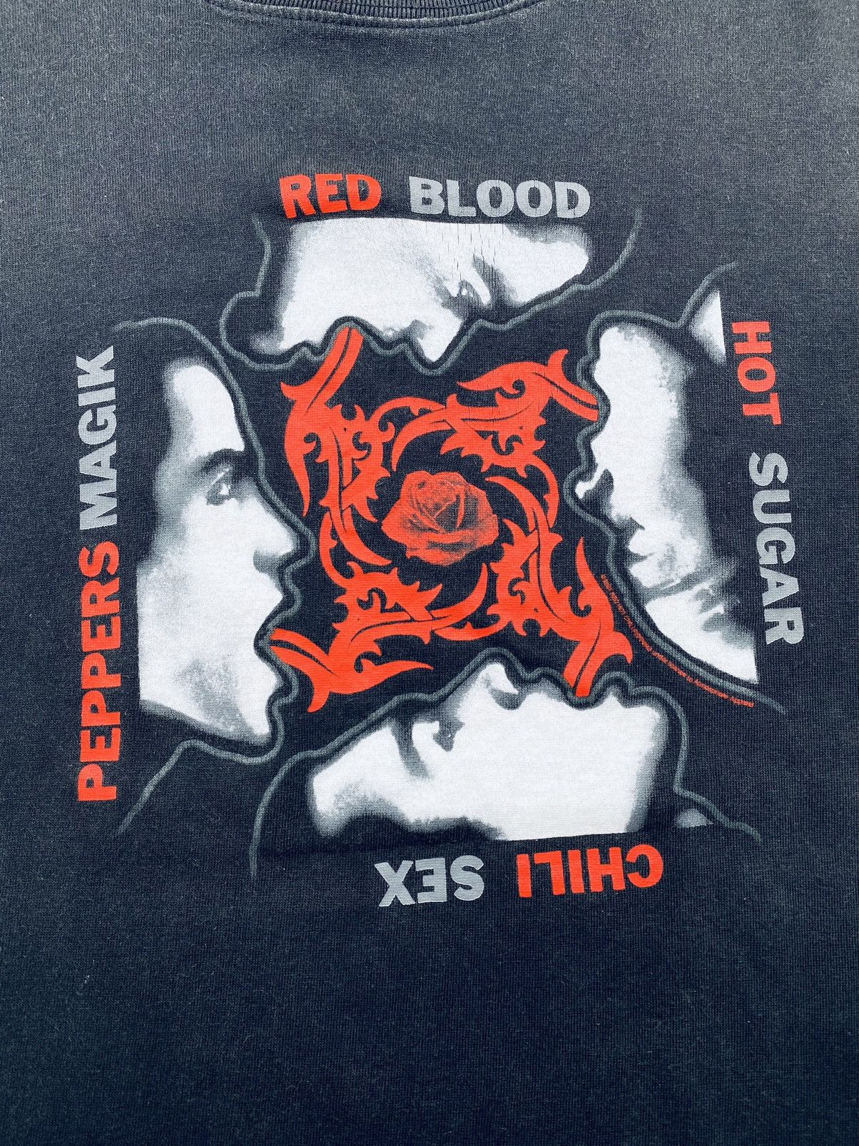 Band Tees Vintage OG Red Hot Chili Peppers Band Faded Tees Size US M / EU 48-50 / 2 - 3 Thumbnail
