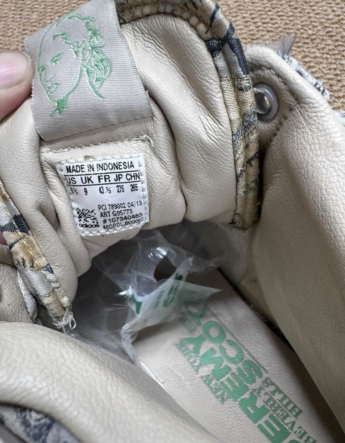 Adidas Adidas Jeremy Scott JS Wings 2.0 Dollar G95773 K37 Size US 9.5 / EU 42-43 - 8 Thumbnail