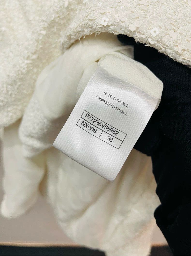 Chanel 24 white sequin waist jacket 2504-Nextarrow