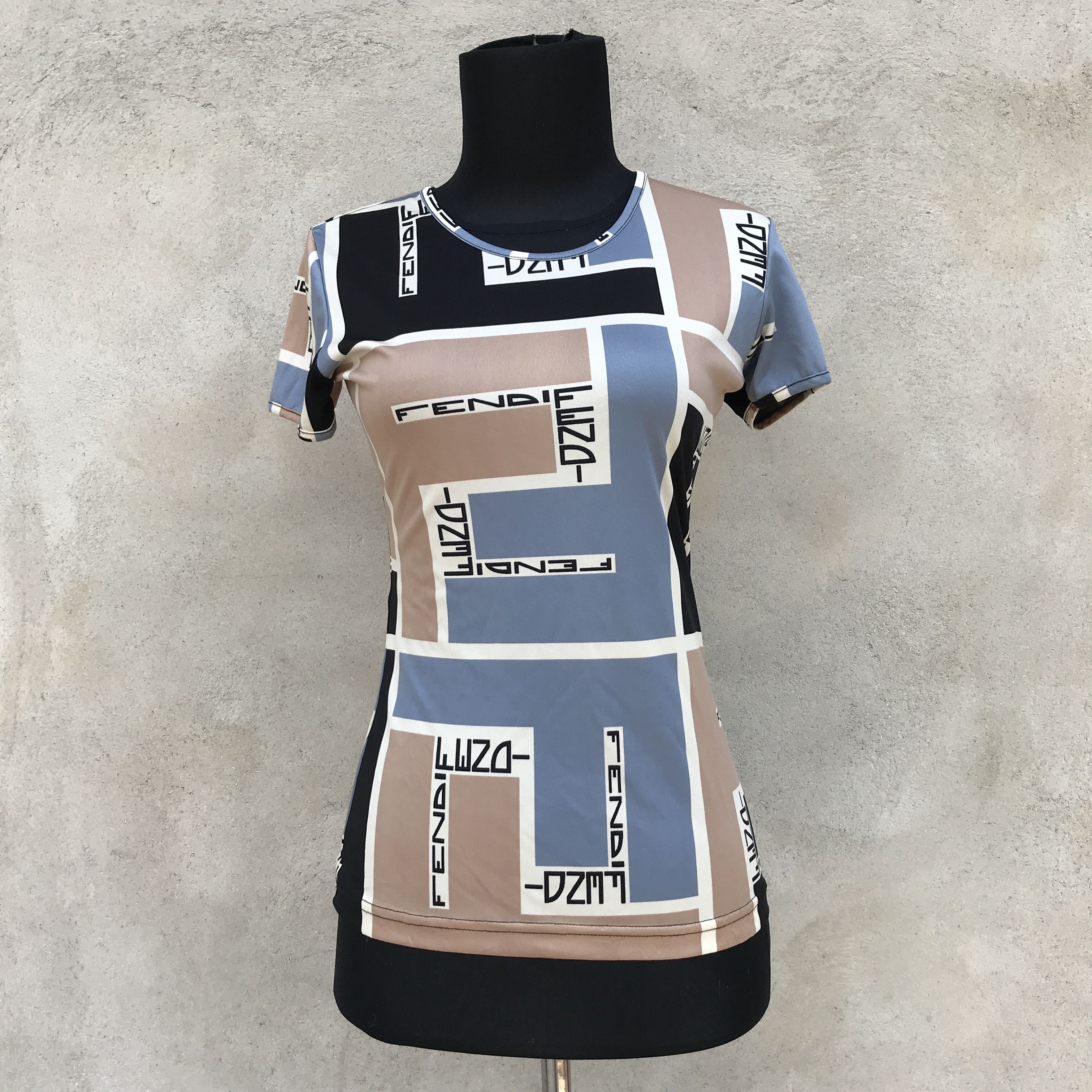 Fendi Fendi Retro Logo print tee Size M / US 6-8 / IT 42-44 - 1 Thumbnail