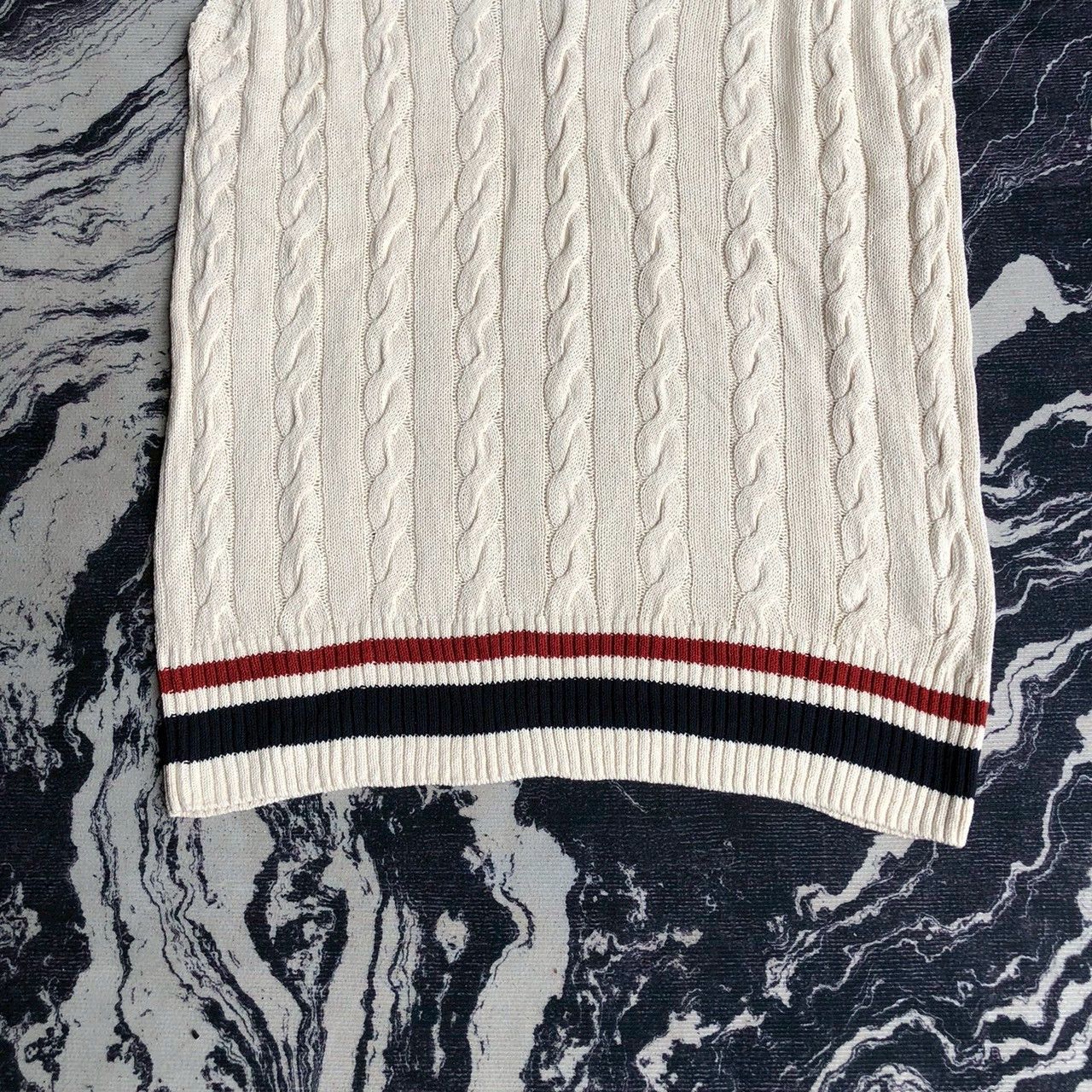 JW Anderson × Uniqlo JW Anderson x Uniqlo Cable Knit Vest Size US M / EU 48-50 / 2 - 4 Thumbnail