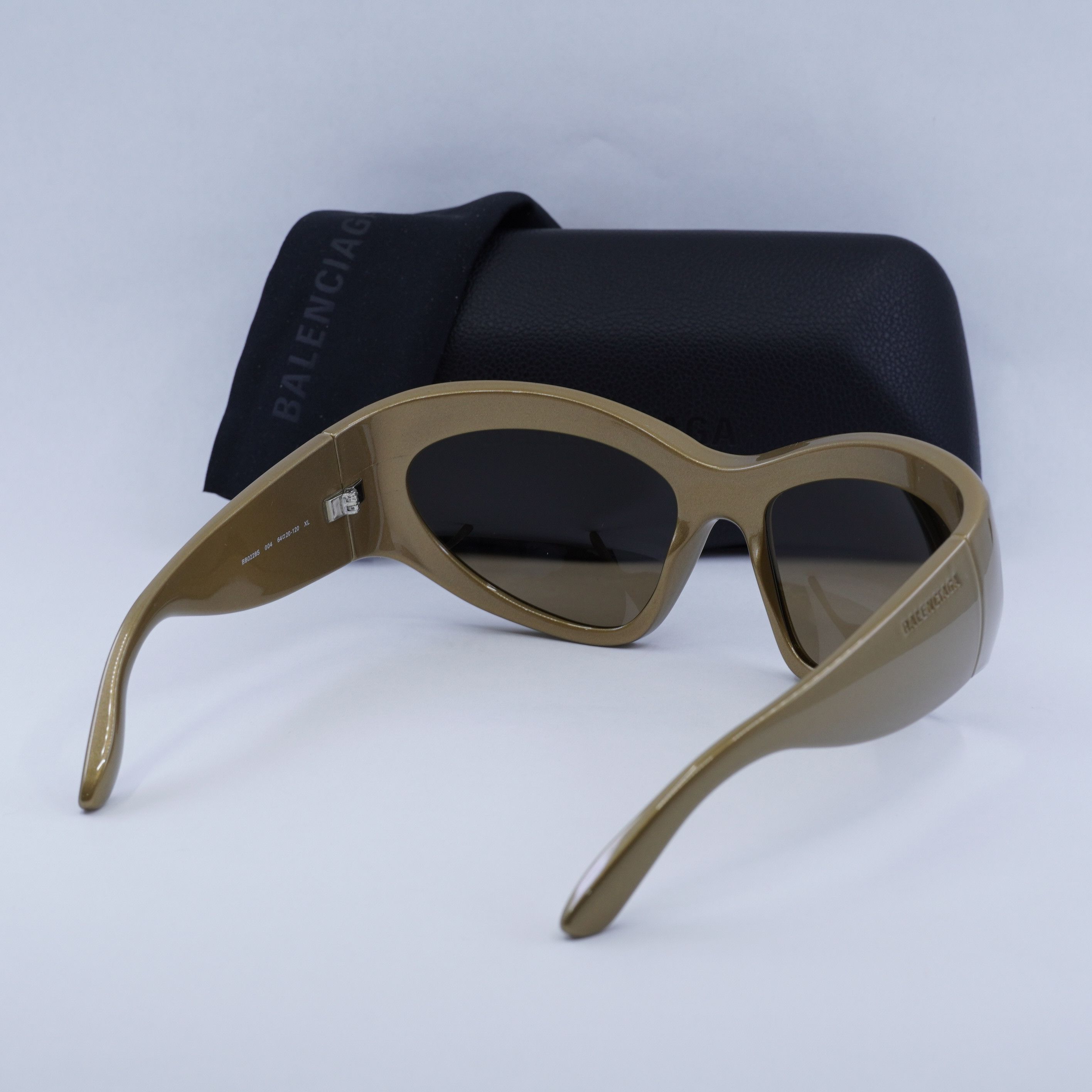Balenciaga Balenciaga BB0228S 004 Sunglasses Gold Geometric Frame Size ONE SIZE - 11 Thumbnail