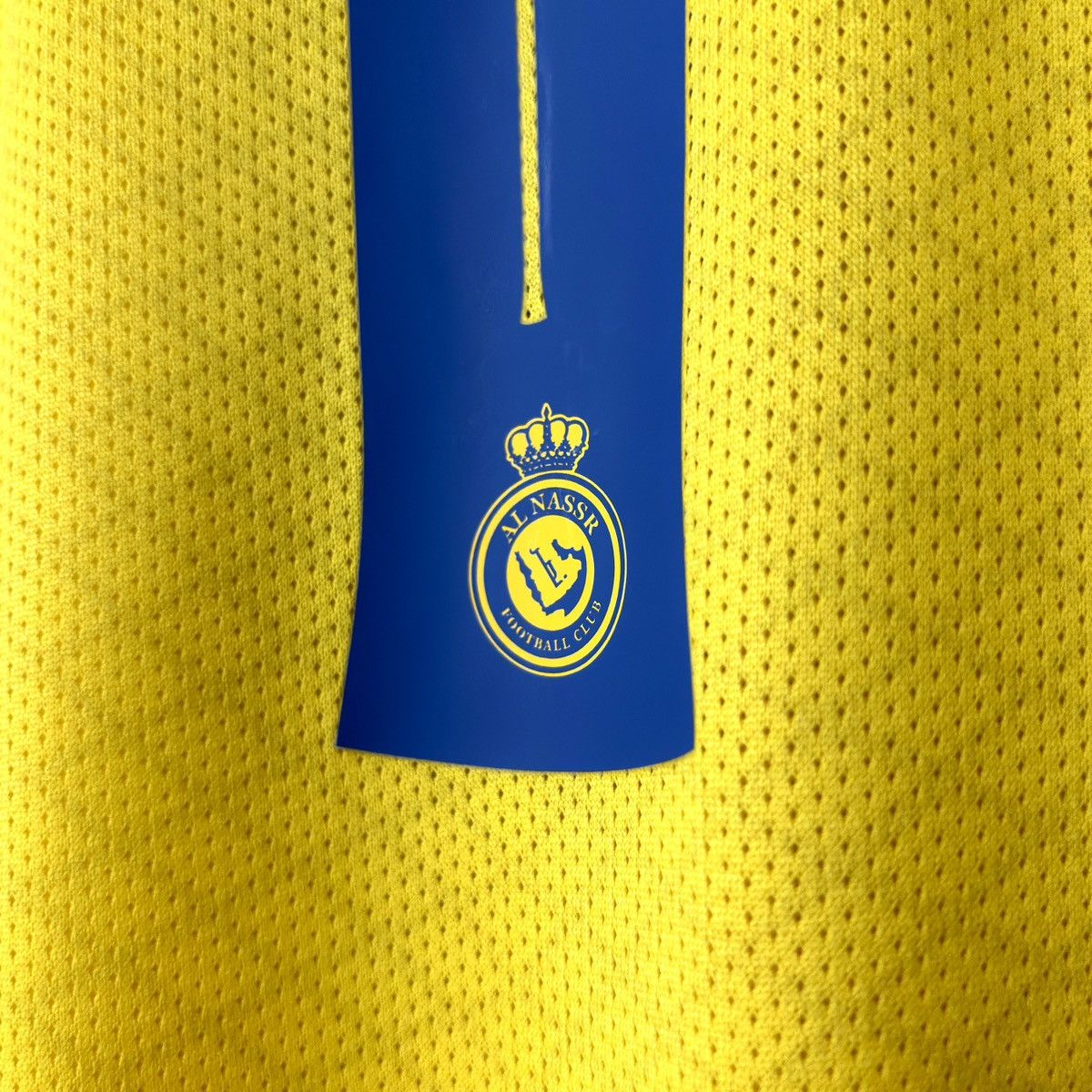 Nike NEW 2023 2024 Al Nassr Ronaldo Nike Home Kit Soccer Jersey L Size US L / EU 52-54 / 3 - 14 Thumbnail