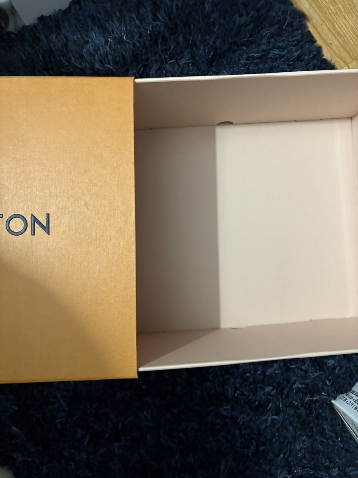 Louis Vuitton Louis Vuitton Box Size 46 - 2 Thumbnail