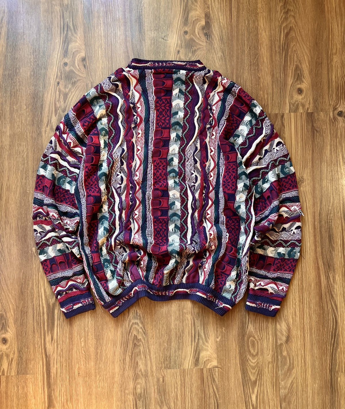 Coogi Rare Coogi 3D Knit / Sweater (Red/White/Green) Size US XL / EU 56 / 4 - 4 Thumbnail