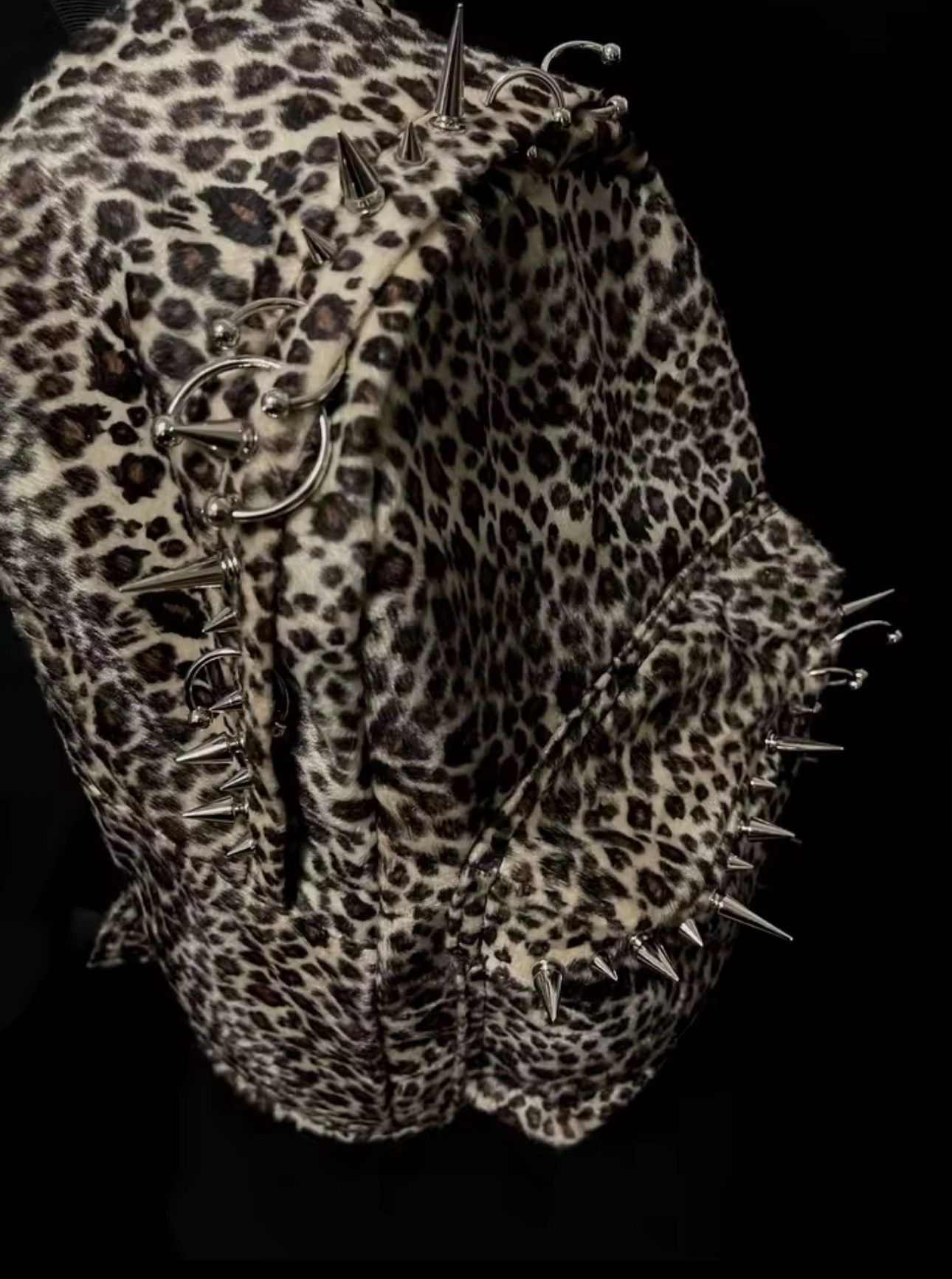 Japanese Brand Leopard Print Studded Backpack Size ONE SIZE - 2 Thumbnail