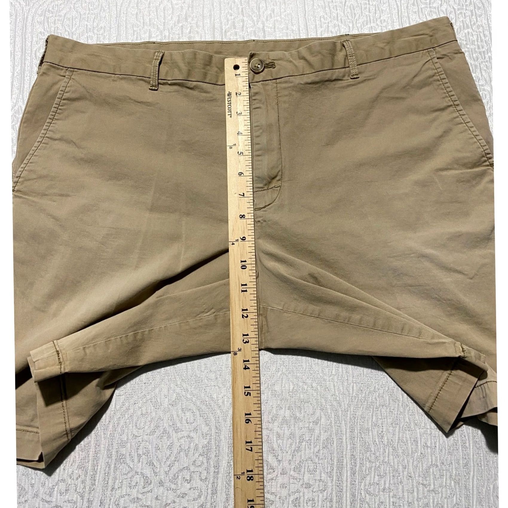 Izod IZOD Chino Shorts Regular 40 Mens Khaki Tan Stretch Cotton Breathable Zip Fly Pockets Embroidered Logo Solid Golf Casual Summer Size US 40 / EU 56 - 5 Thumbnail