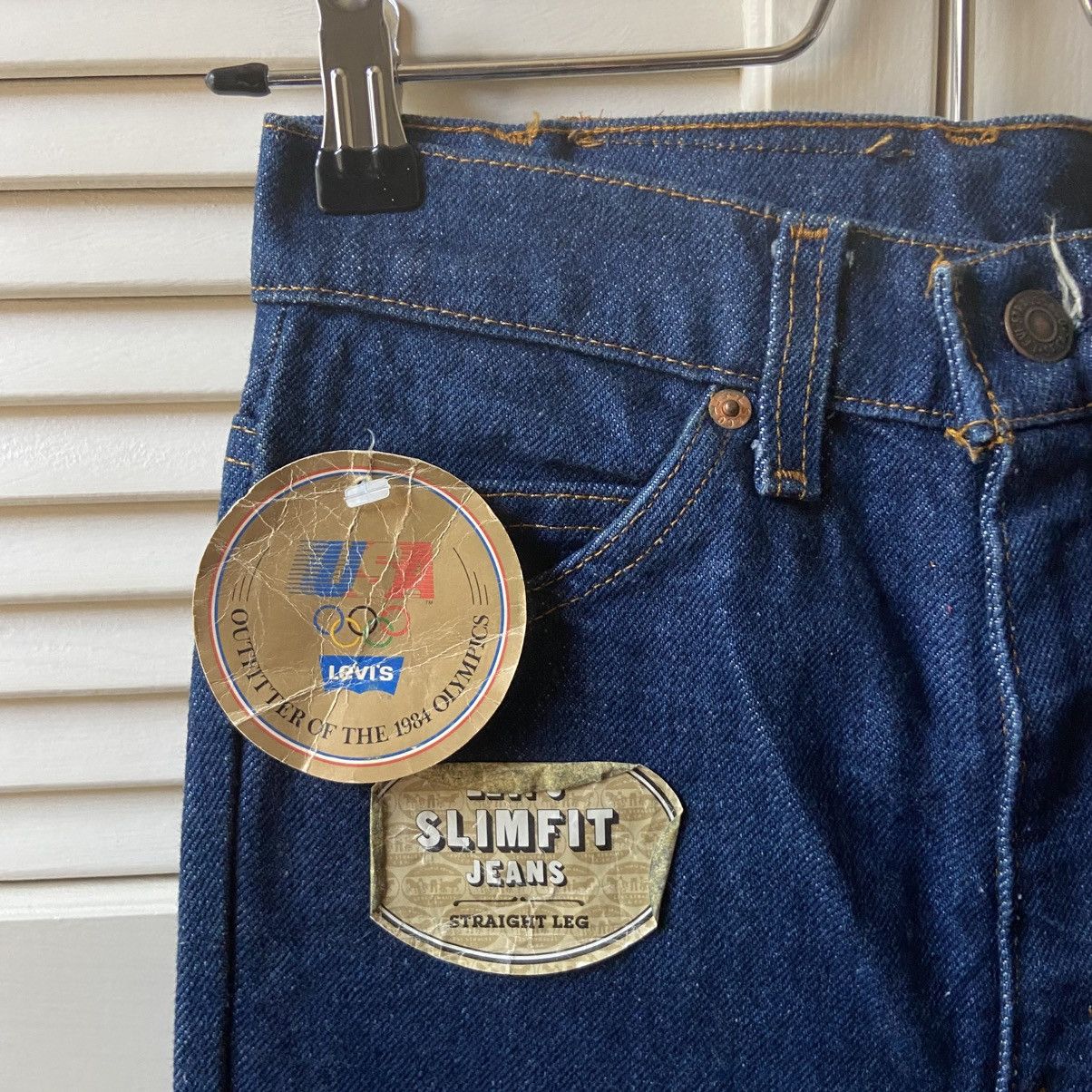 Levi's × Vintage NWT Deadstock 80’s Levi’s Dark Blue Denim Jeans Slim Fit Size US 26 / EU 42 - 2 Thumbnail