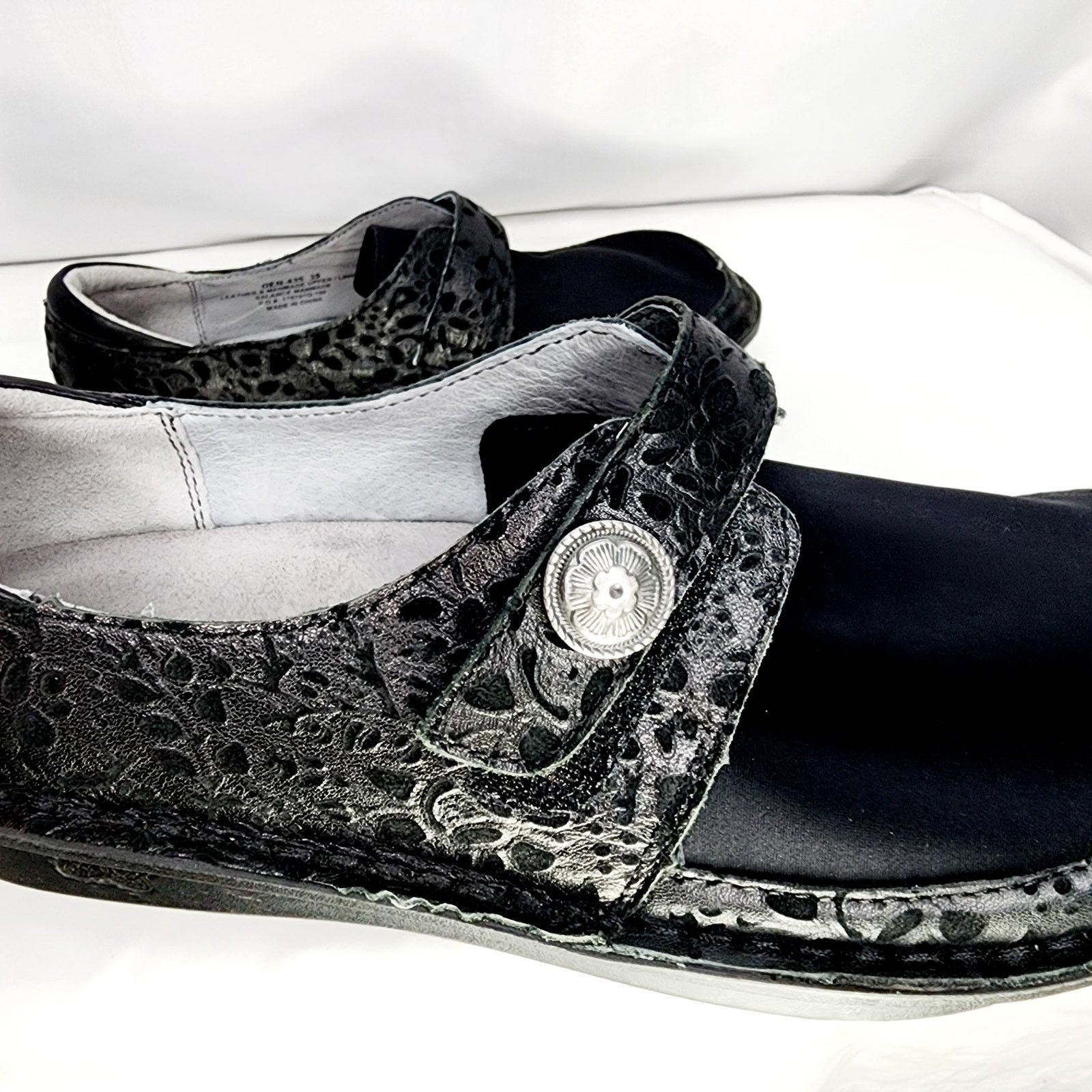 Other Alegria Black Leather Floral Embossed And Neoprene Shoes Size US 9 / IT 39 - 6 Thumbnail