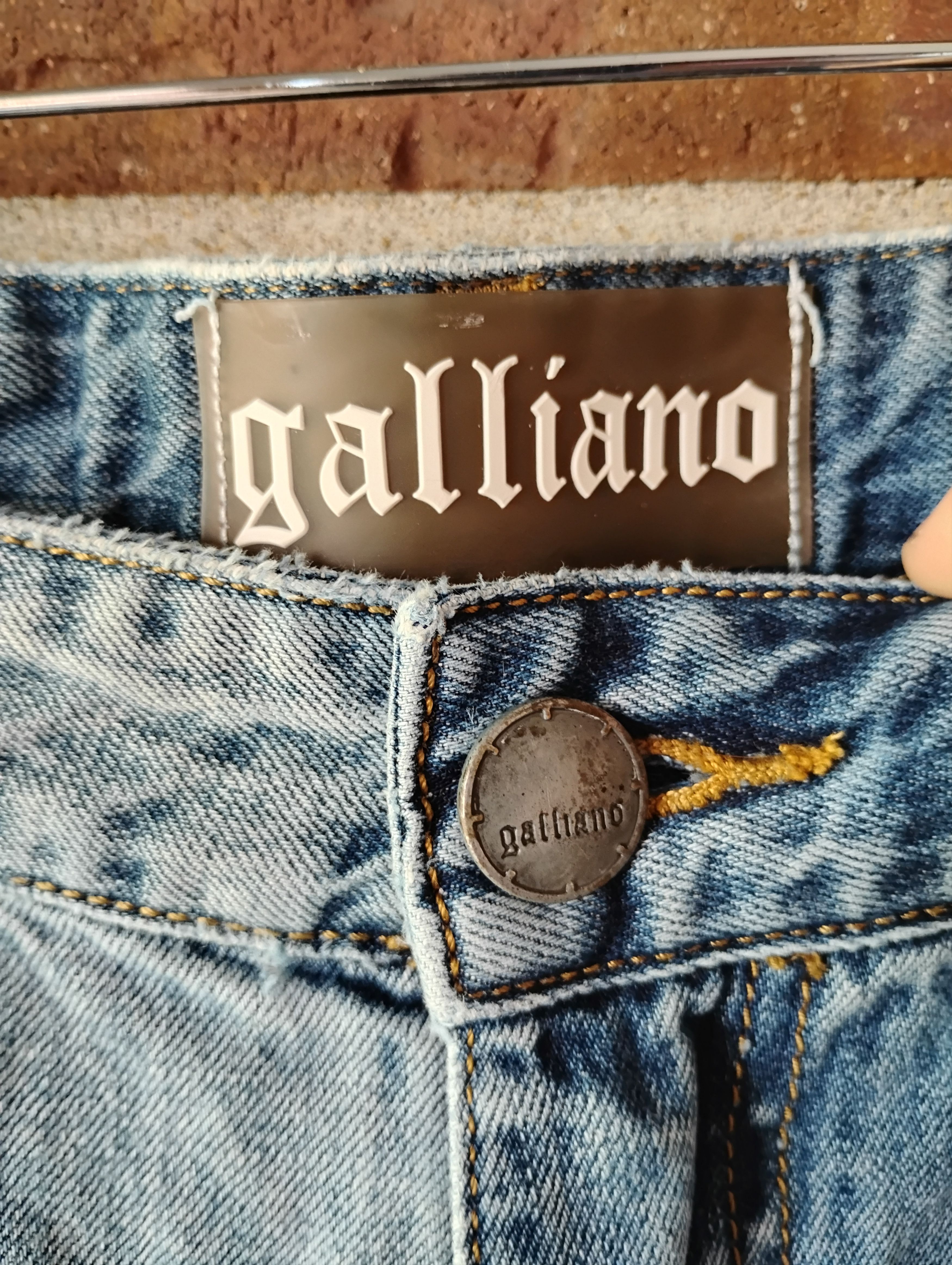 John Galliano John Galliano skinny distressed light wash jeans Size US 36 / EU 52 - 8 Thumbnail